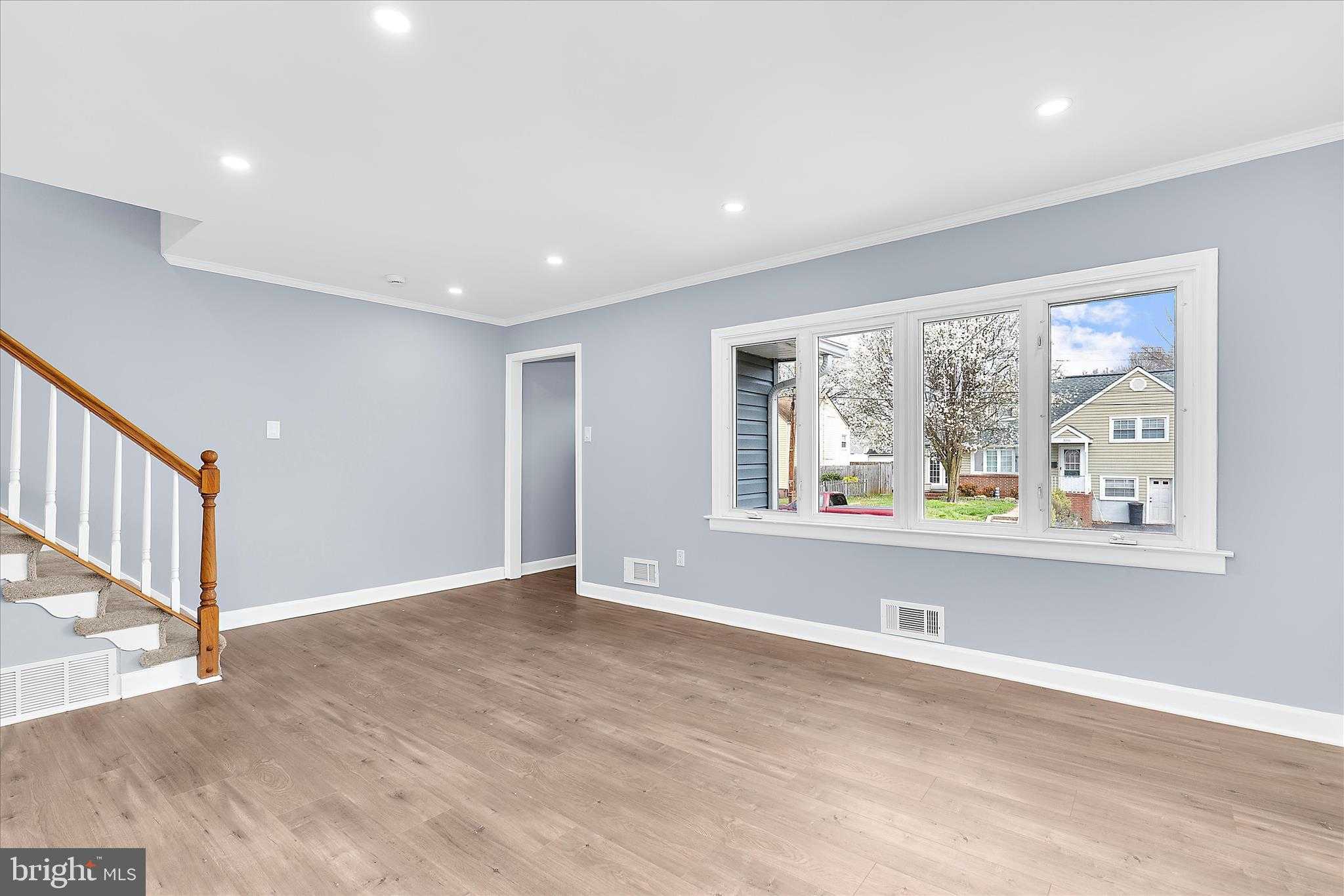 307 Oxford Dr photo 7