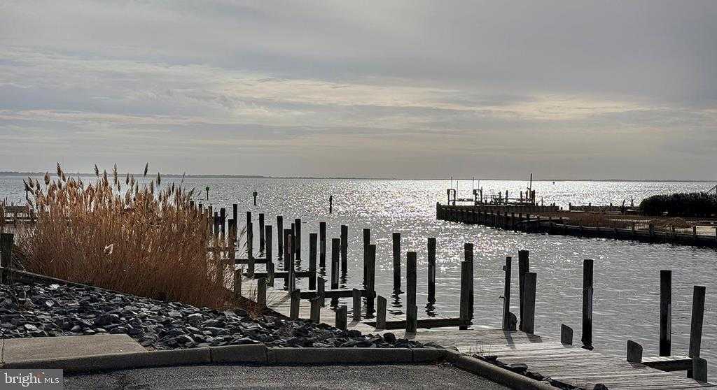 2562 Captains Corridor photo 7