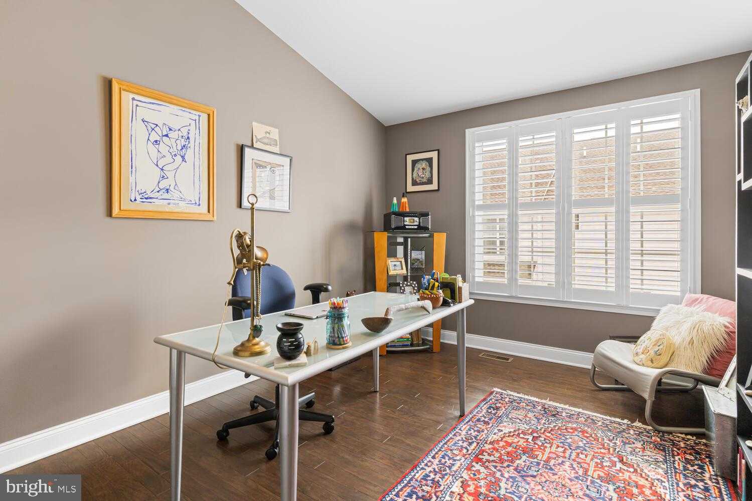 207 Avian Aly photo 28