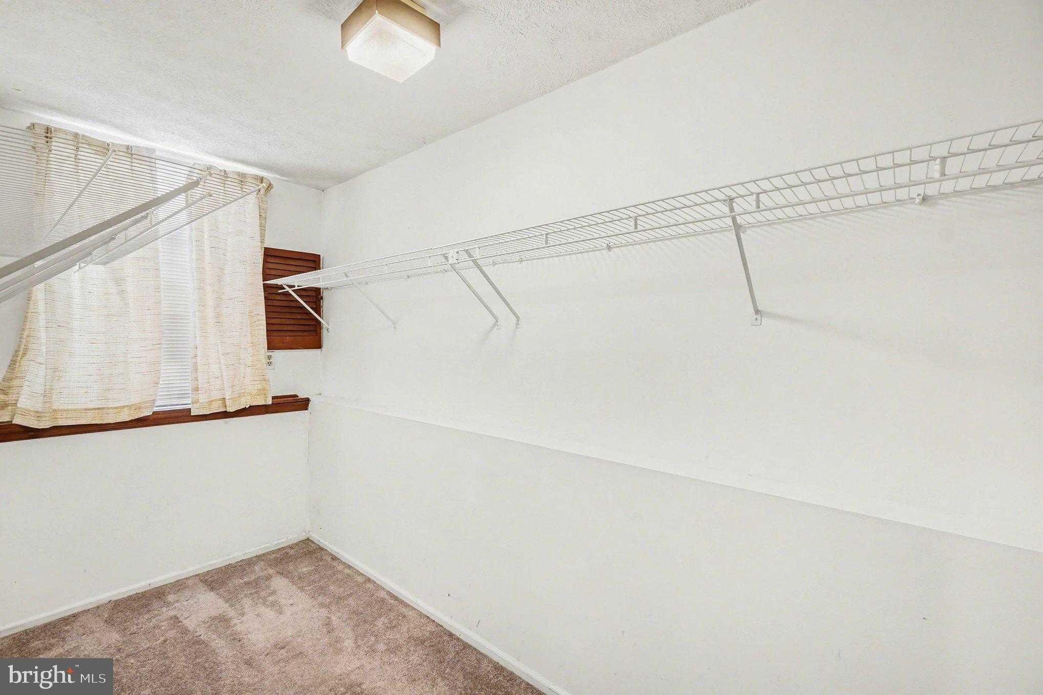 9422 Gunview Rd photo 32