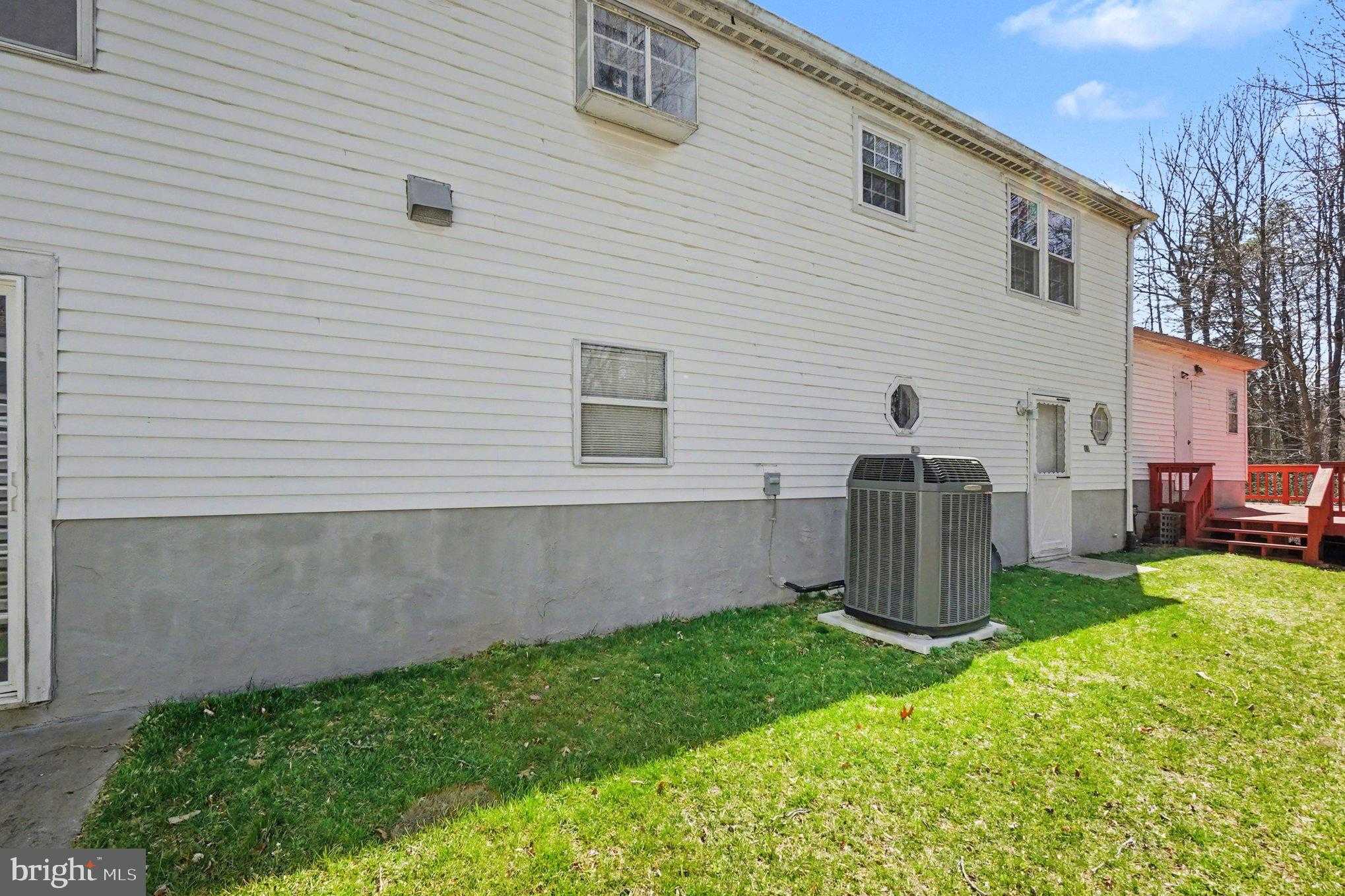 9422 Gunview Rd photo 37