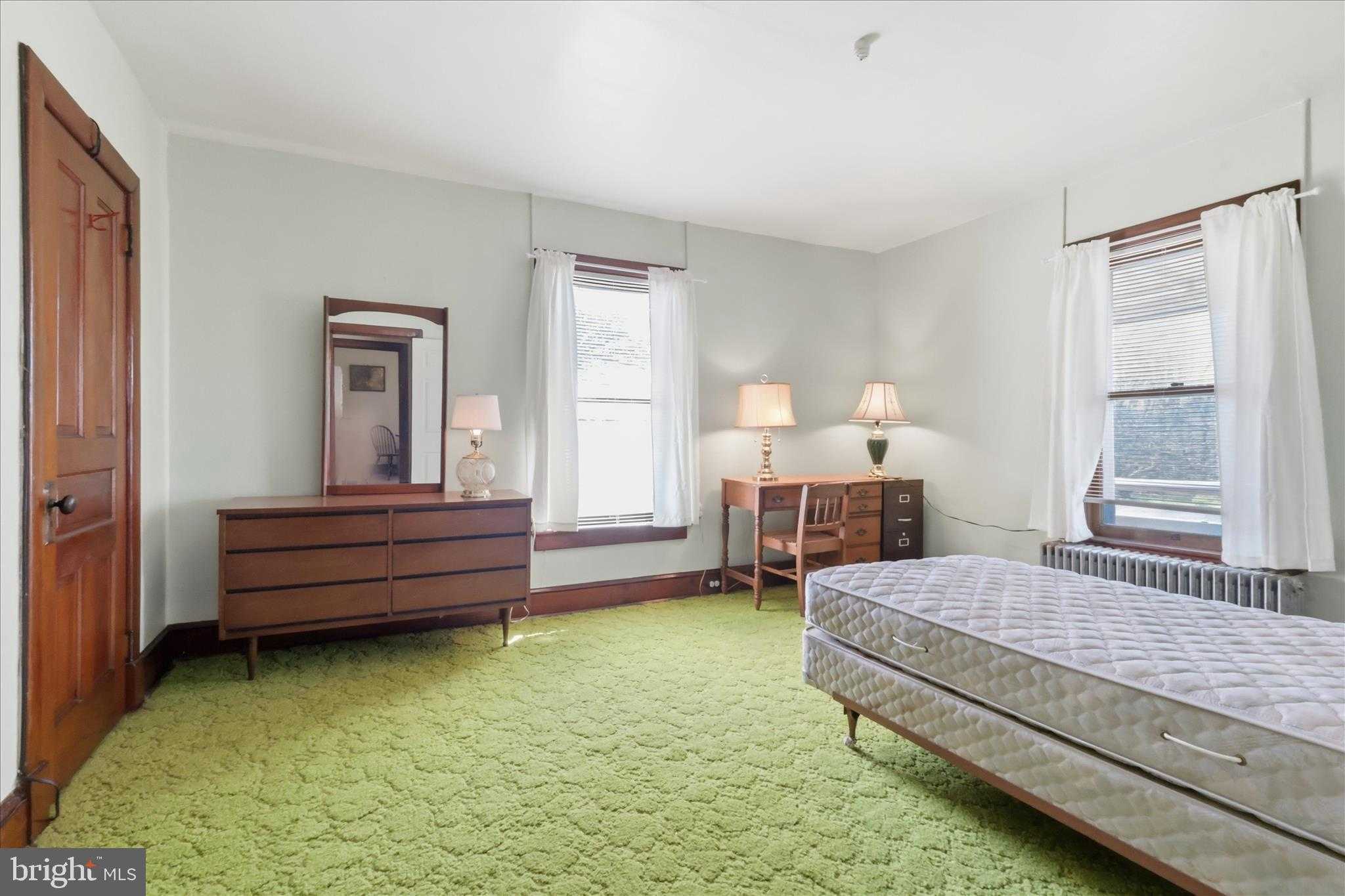 251 E Grant St photo 20