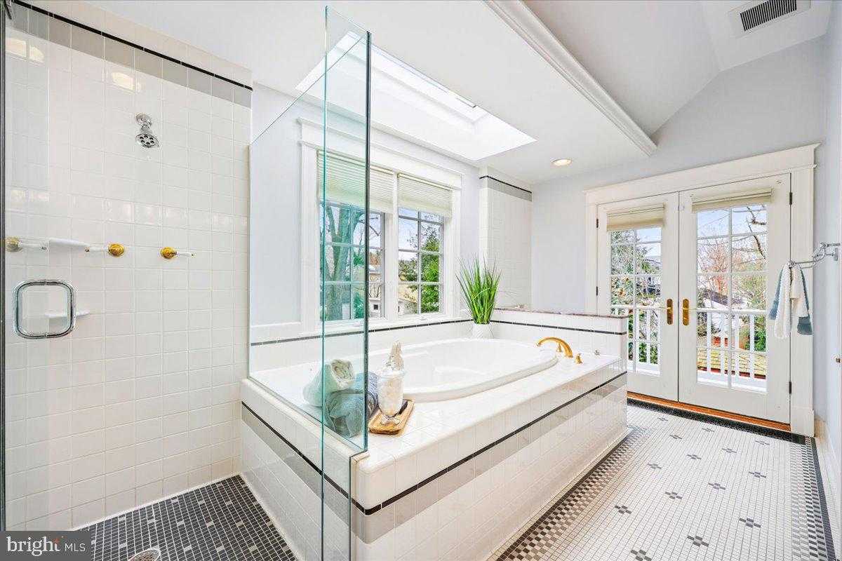 4913 Chevy Chase Blvd photo 34