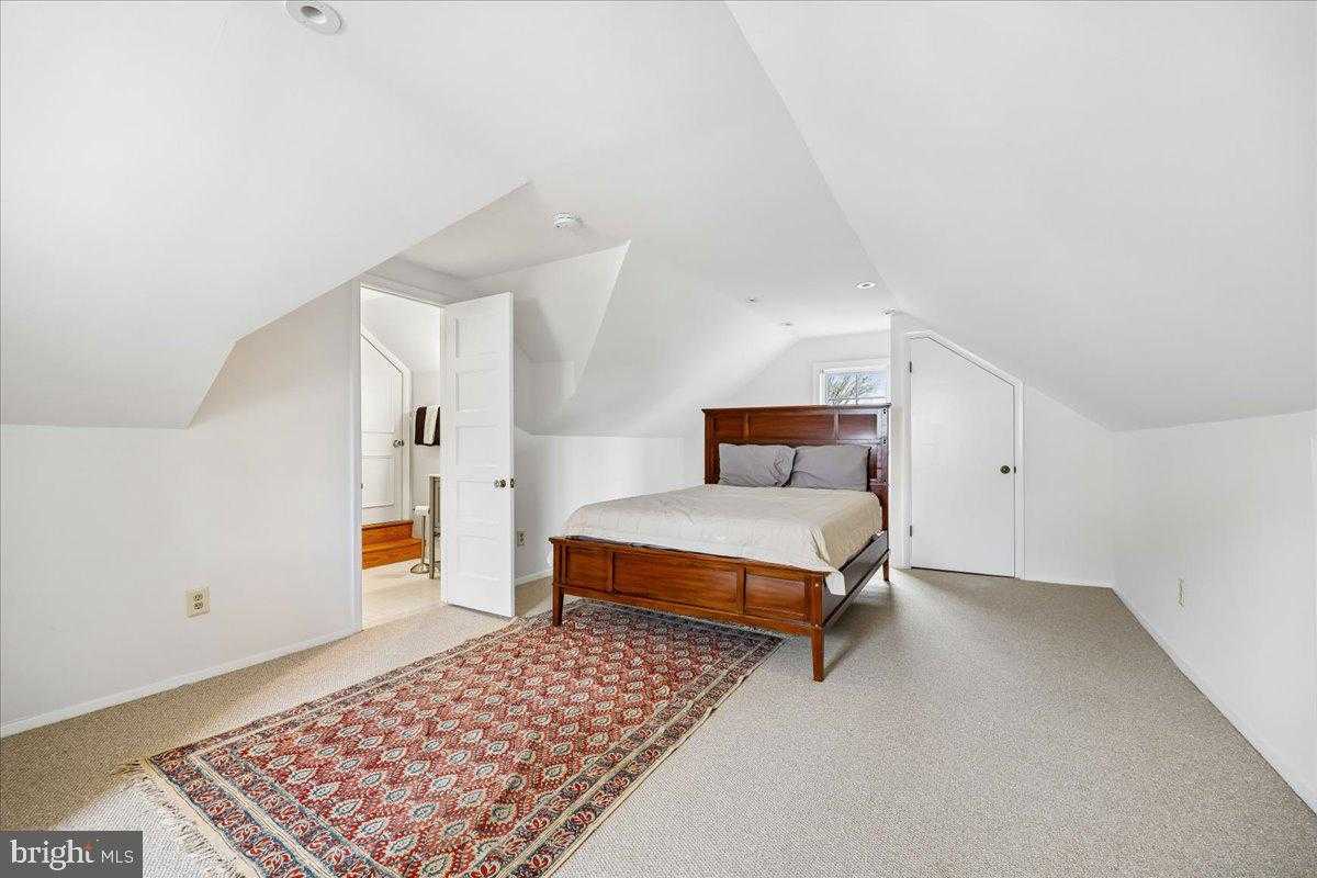 4913 Chevy Chase Blvd photo 44