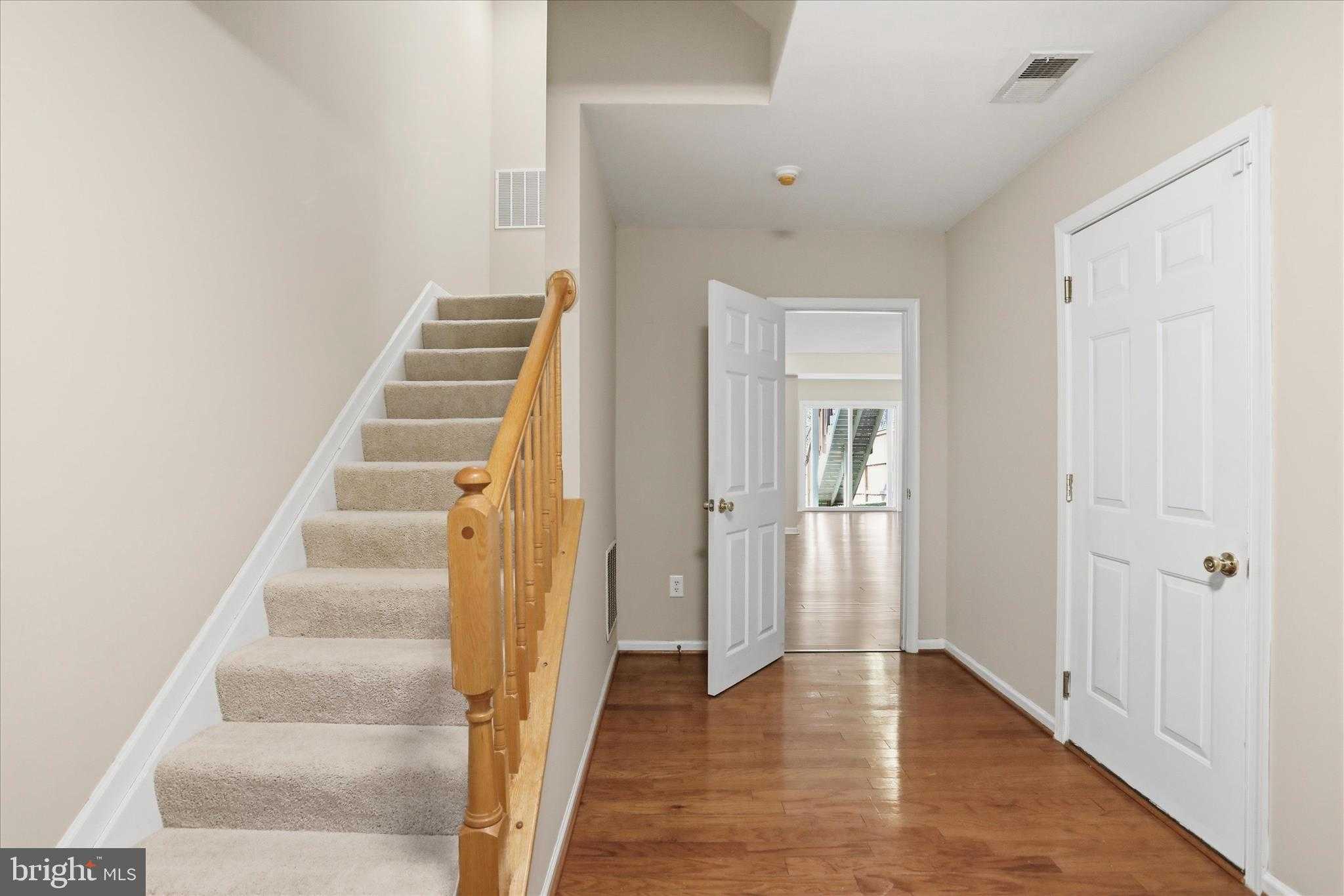 152 Raphael CT photo 5