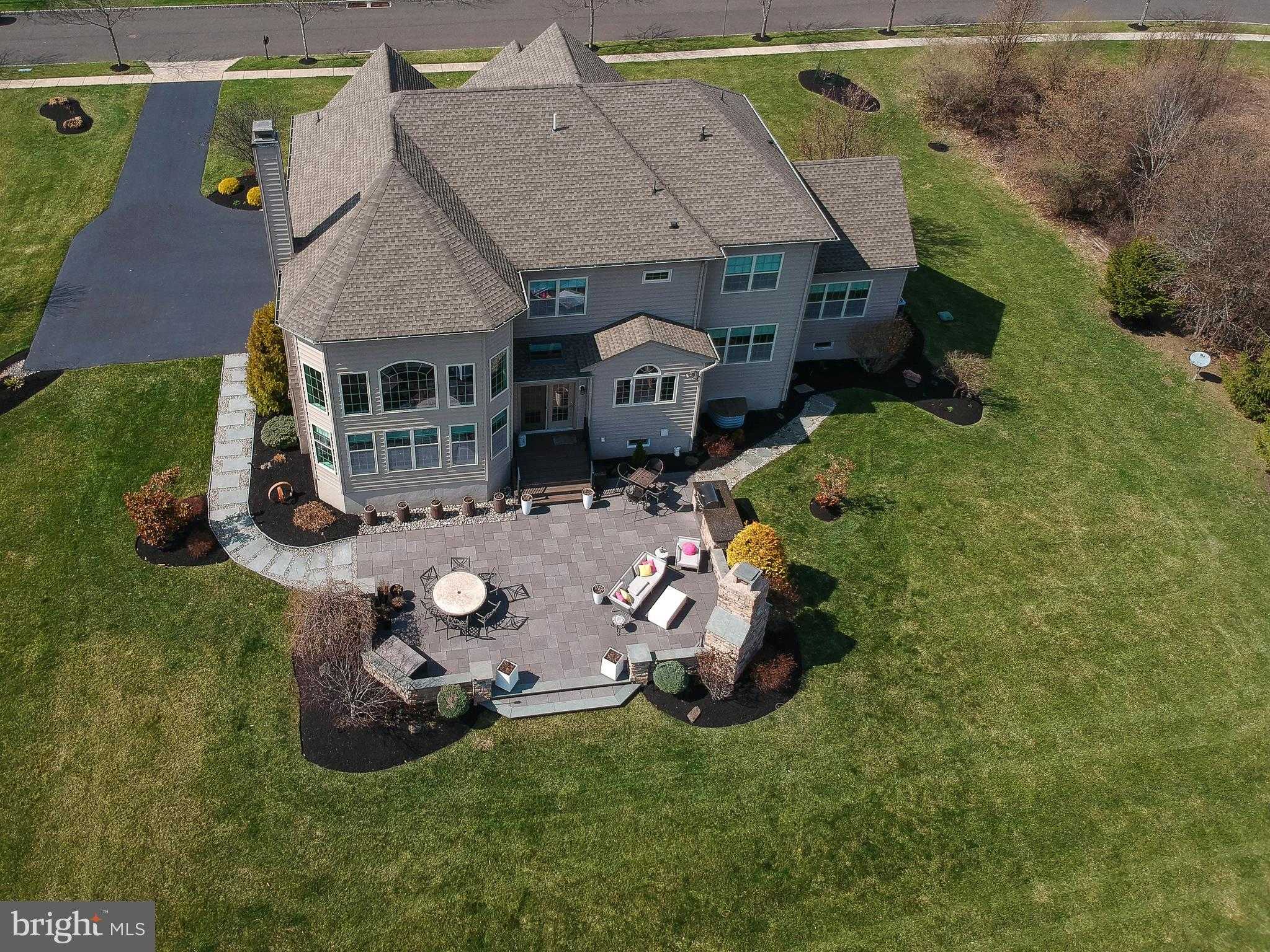 5800 Nash Dr photo 3