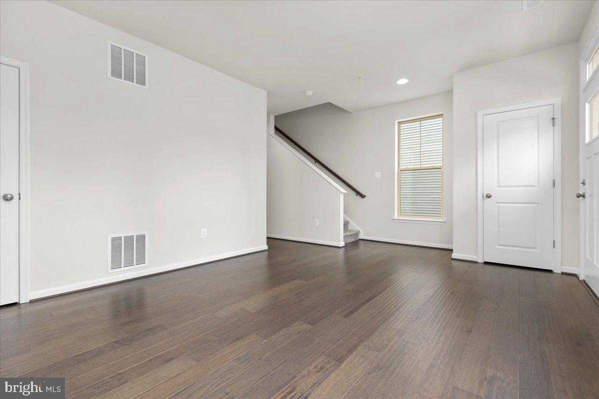 7210 Hartley Ln photo 30