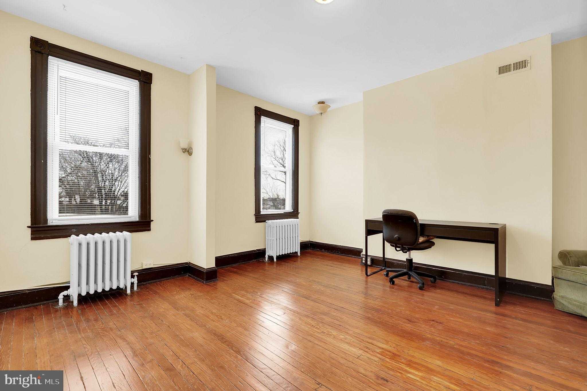 2511 N Calvert St photo 23