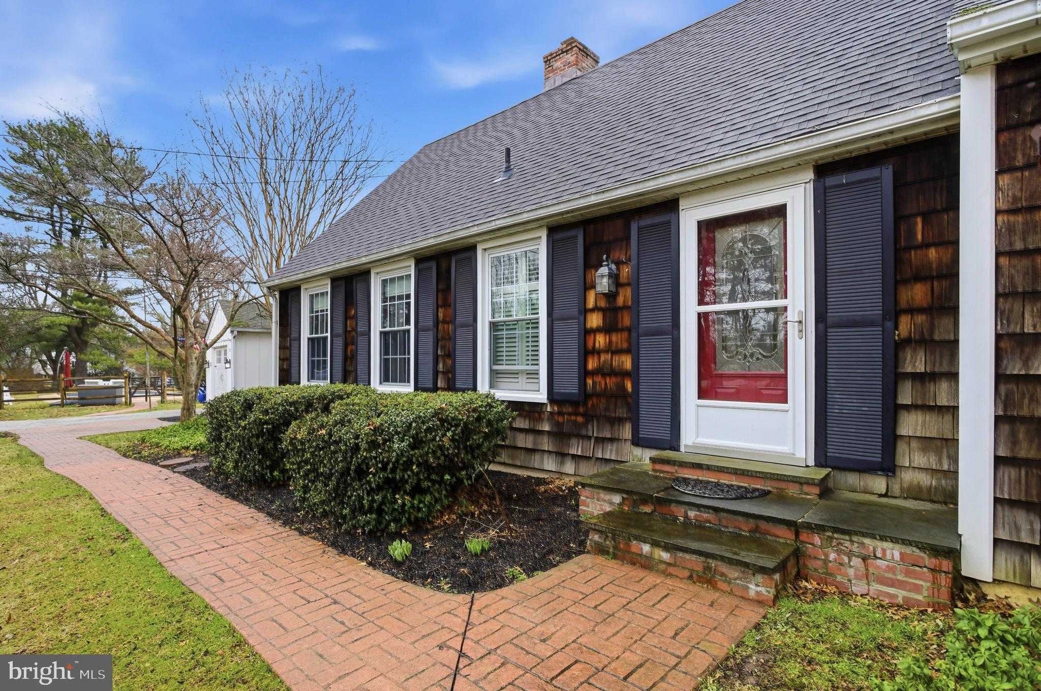 935 N Chester Rd photo 2