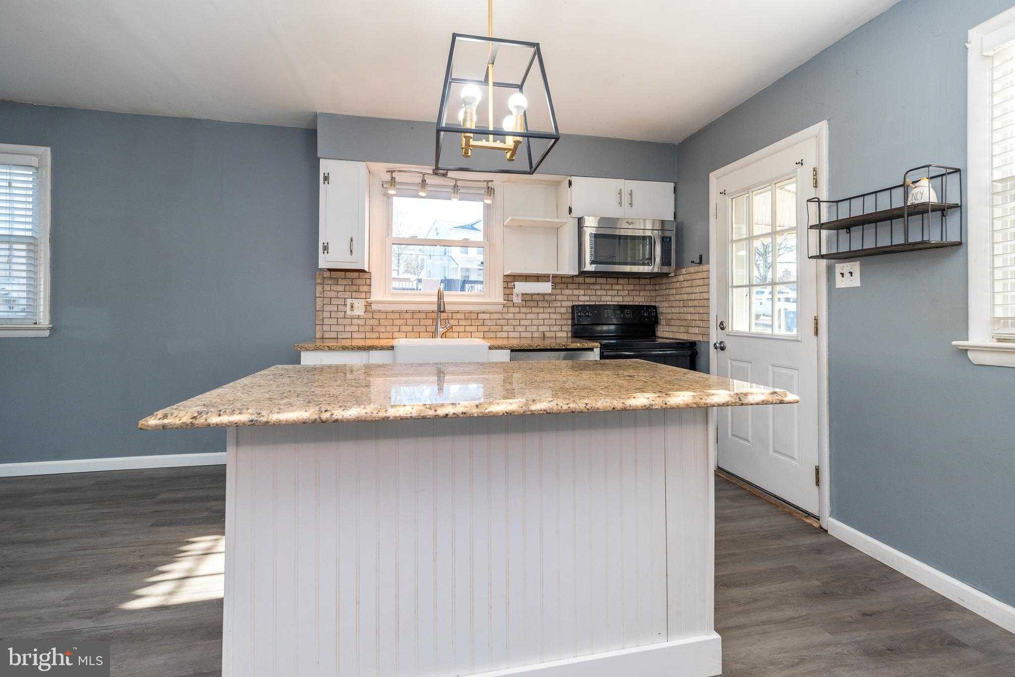 414 S Main St photo 12