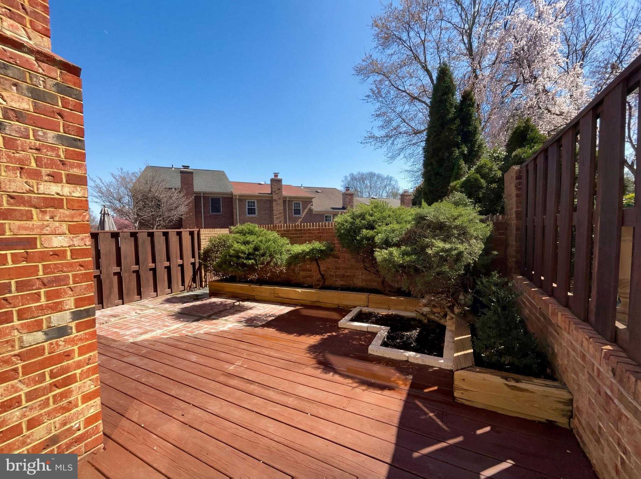 645 N Armistead St photo 28