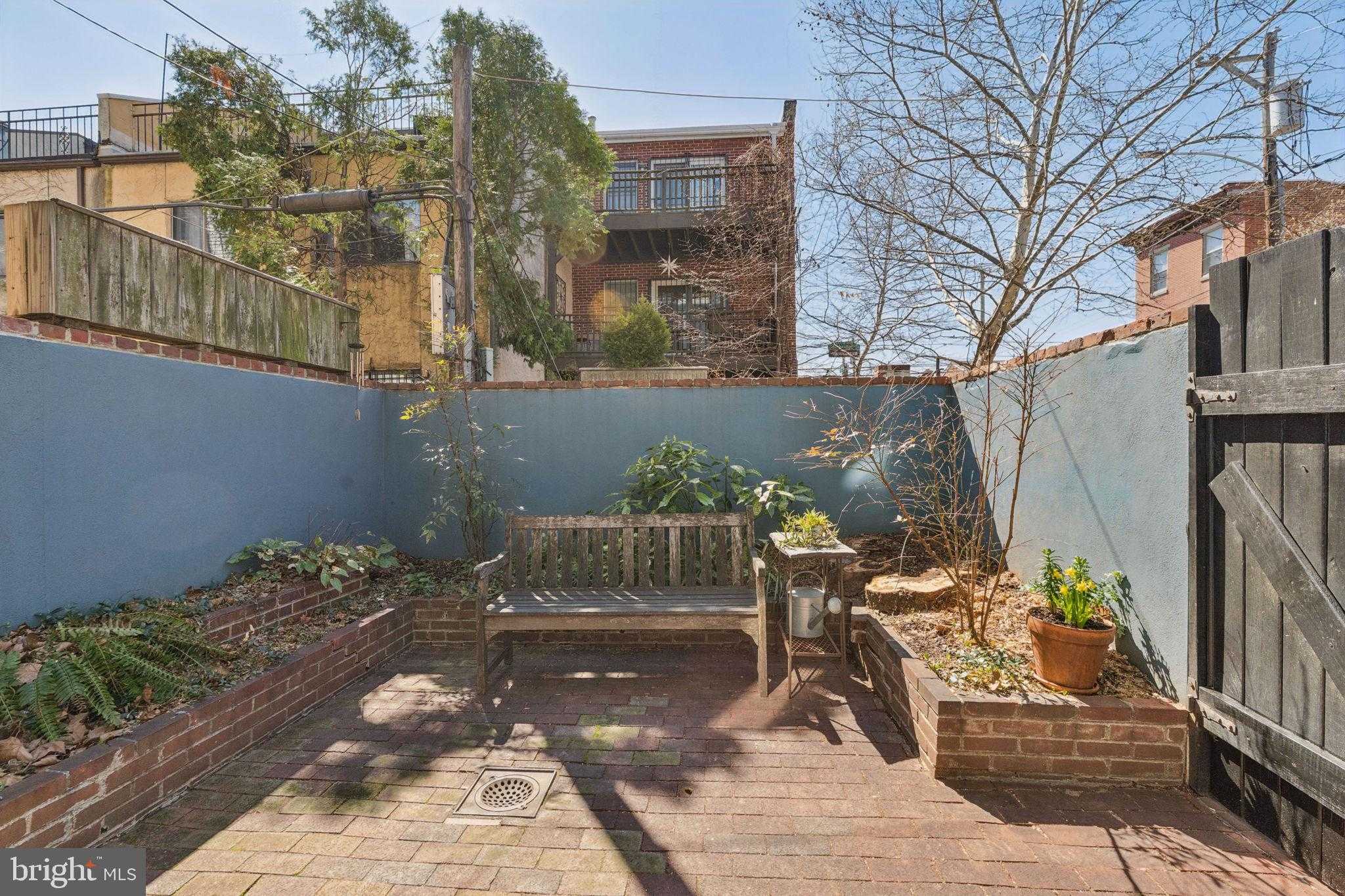 2056 Kater St photo 10