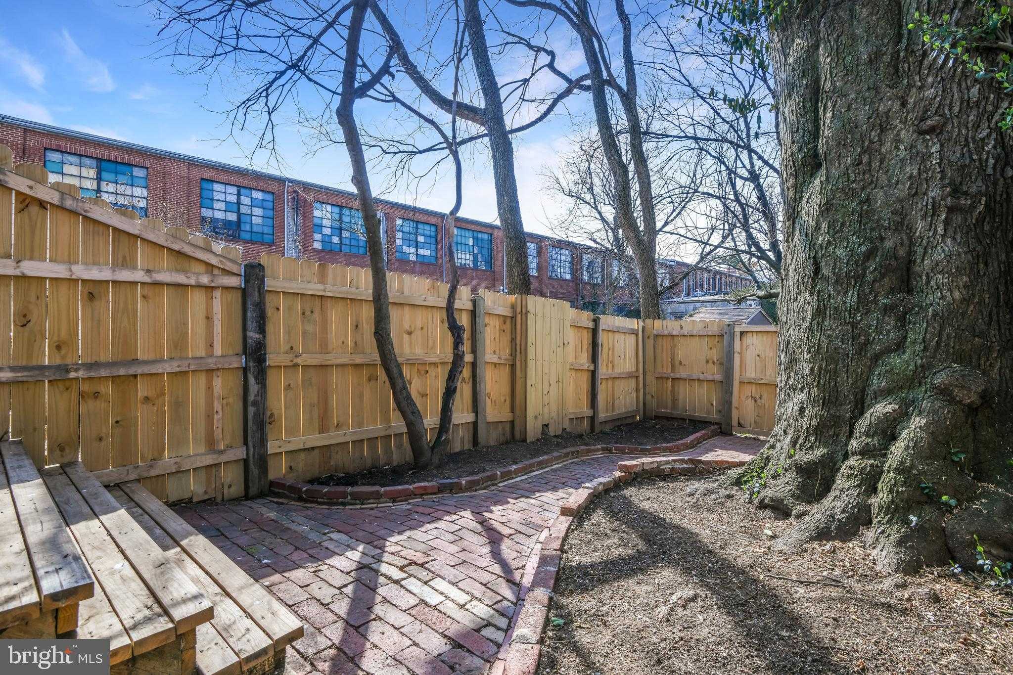 230 E 5th St photo 14