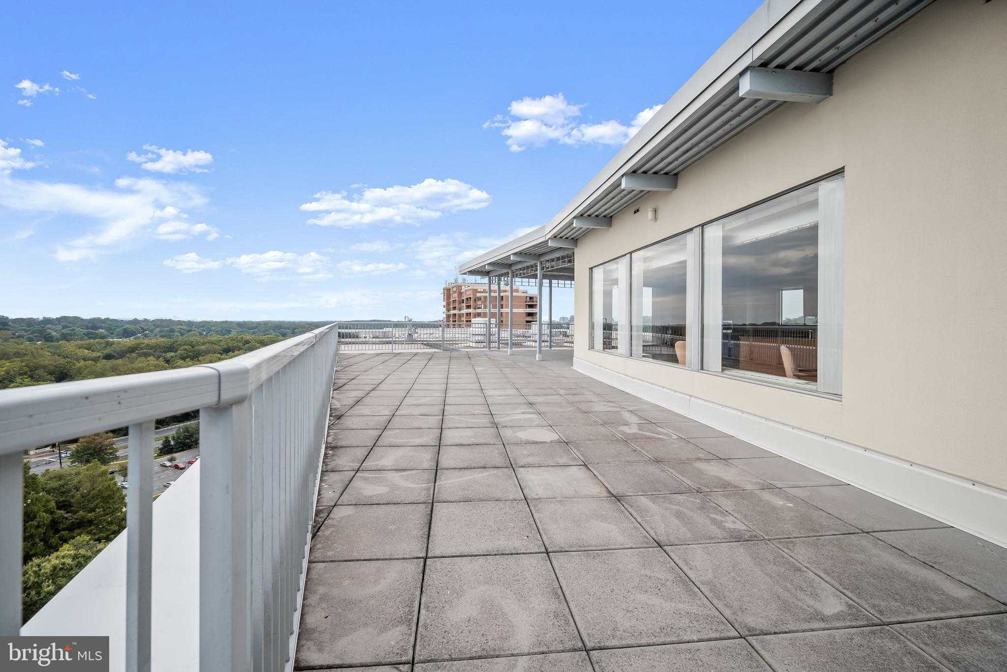 10201 Grosvenor Pl Apt 1215 photo 22