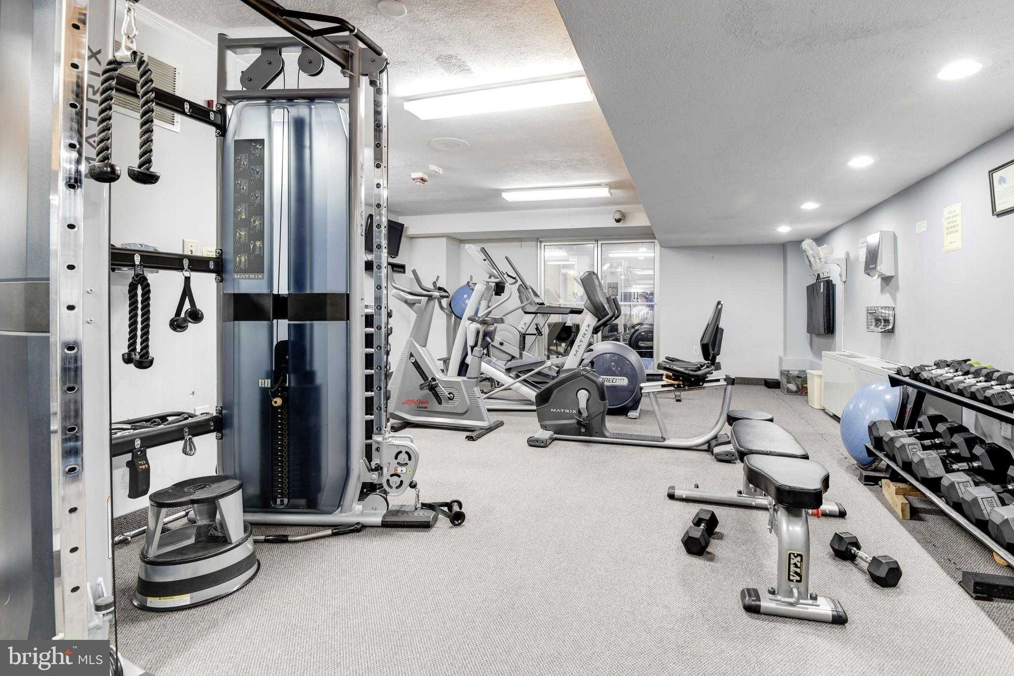 10201 Grosvenor Pl Apt 1215 photo 28