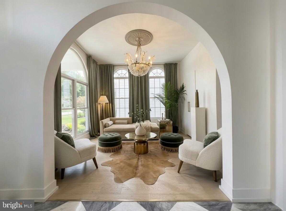 32 Mayflower St photo 8