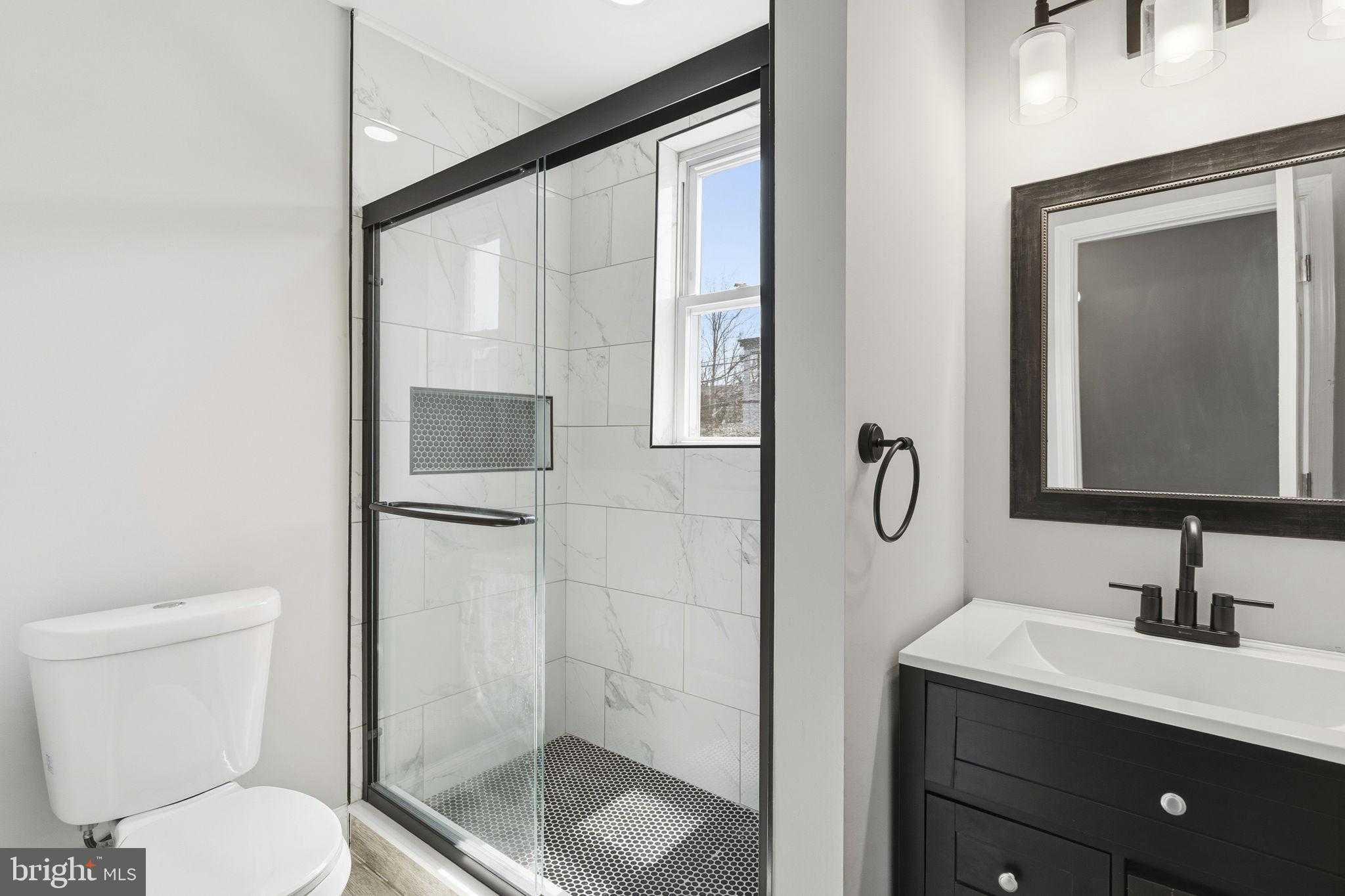 1200 Dukeland St photo 13