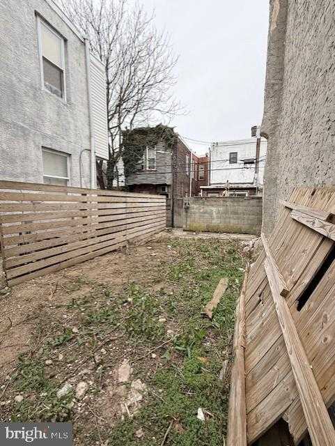 1618 Lecount St photo 5