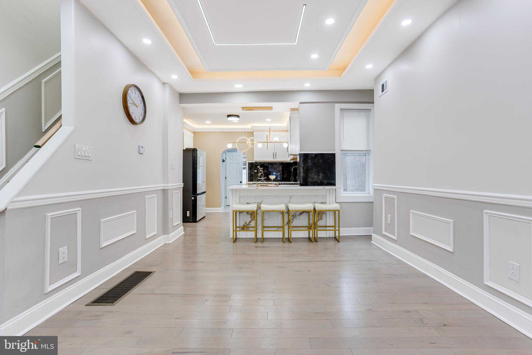 3854 N 9th St photo 11