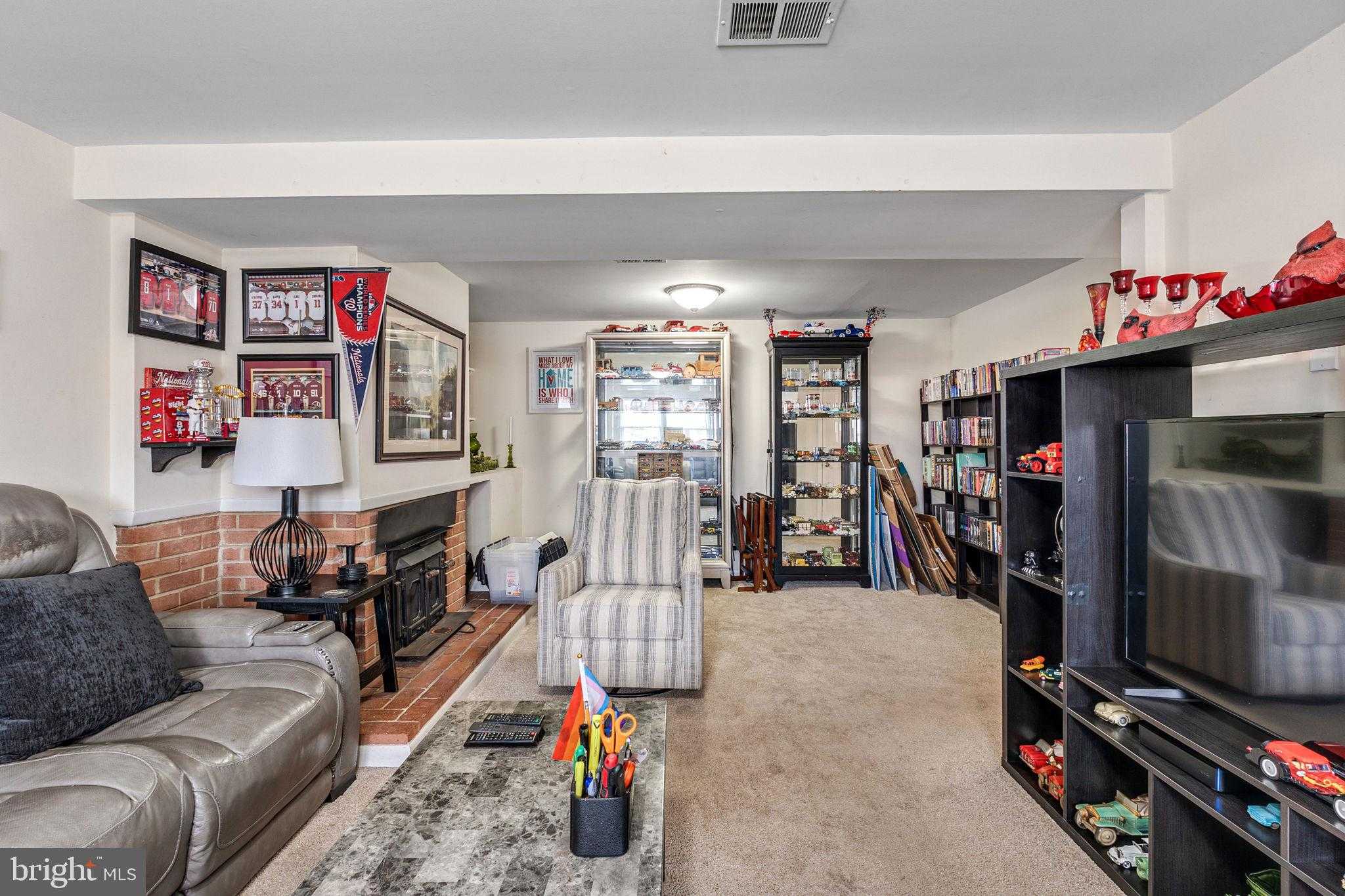 13203 Delaney Rd photo 4