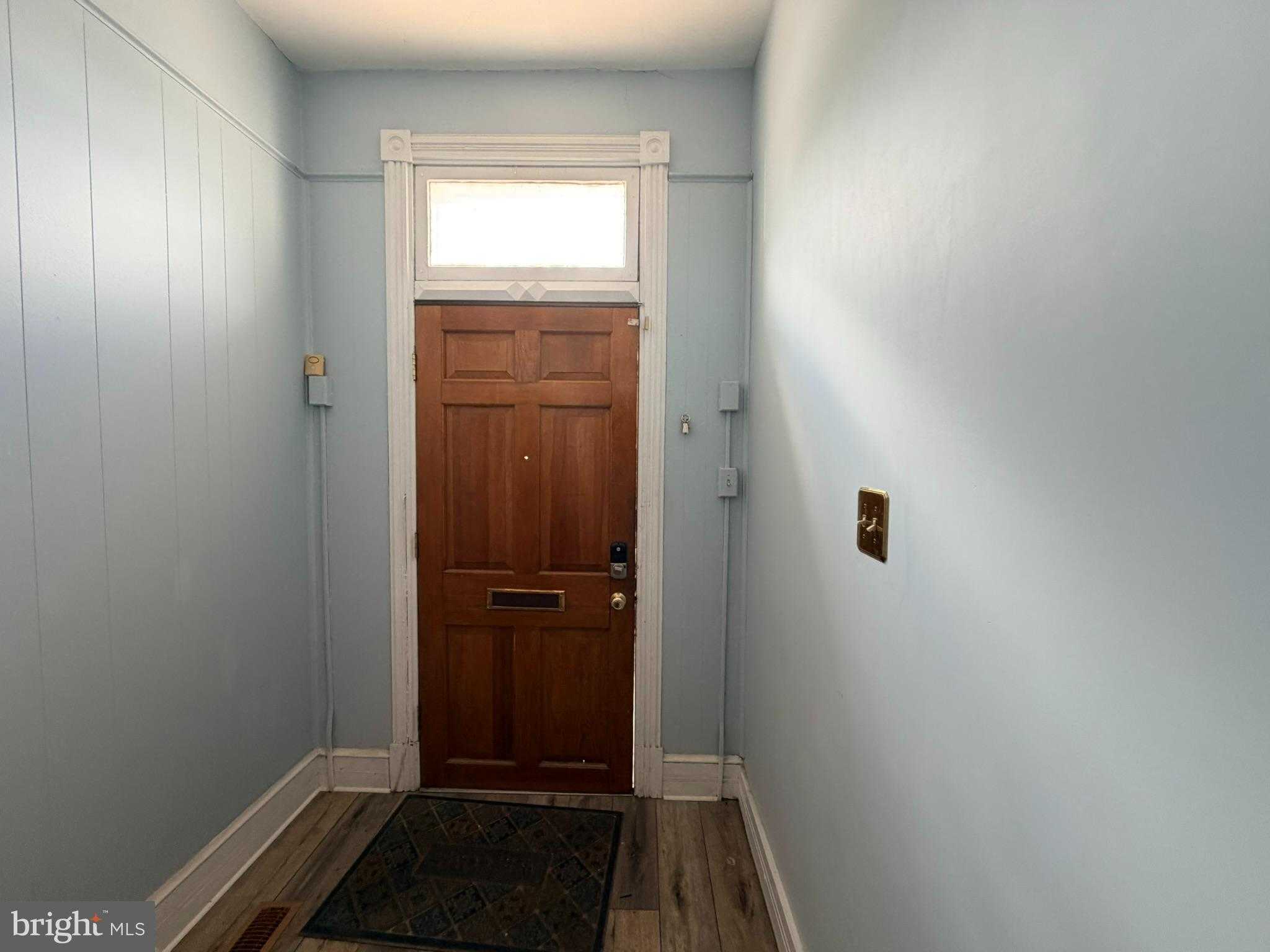 228 E Washington St photo 18