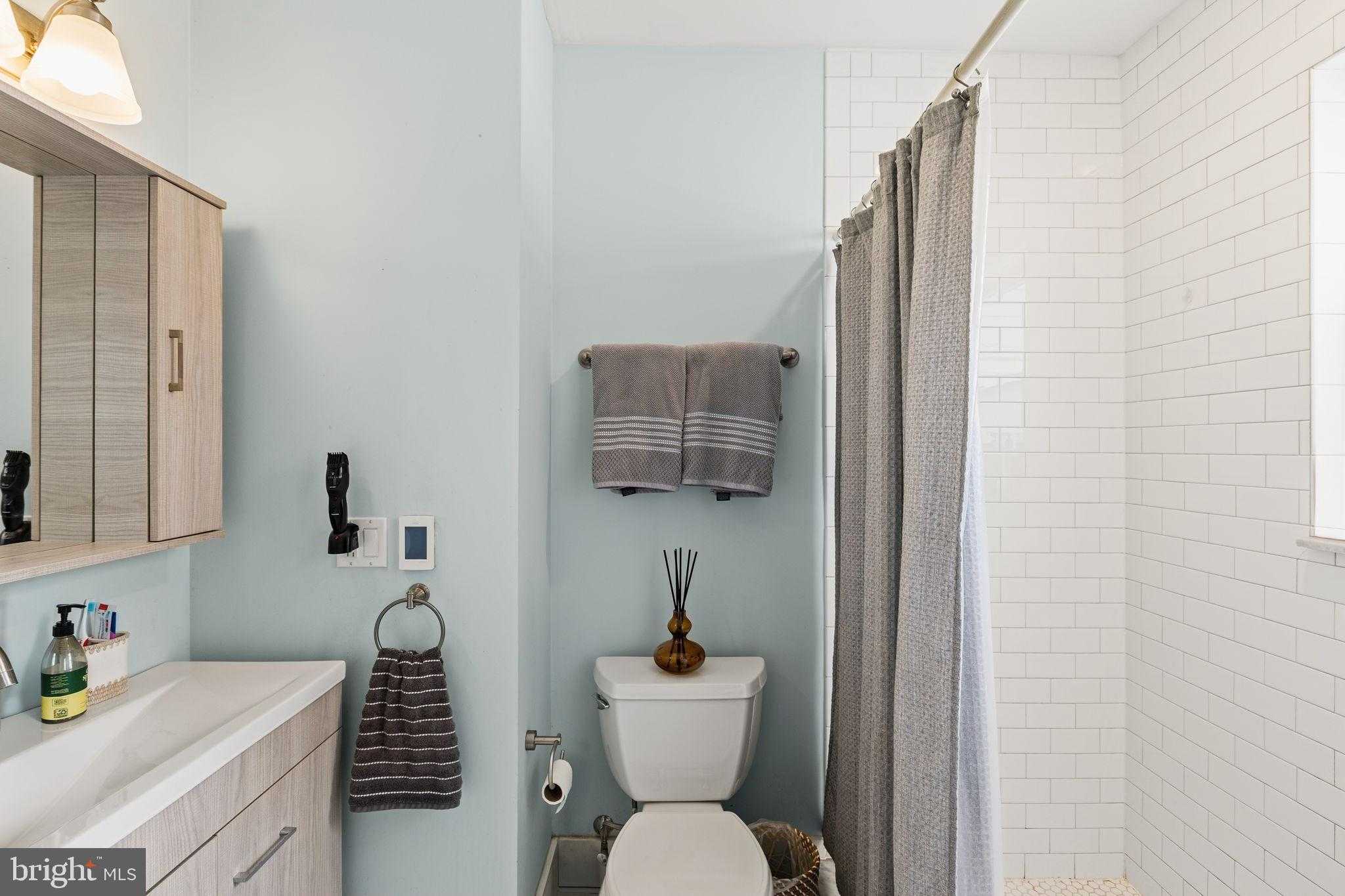 1705 Montrose St photo 21