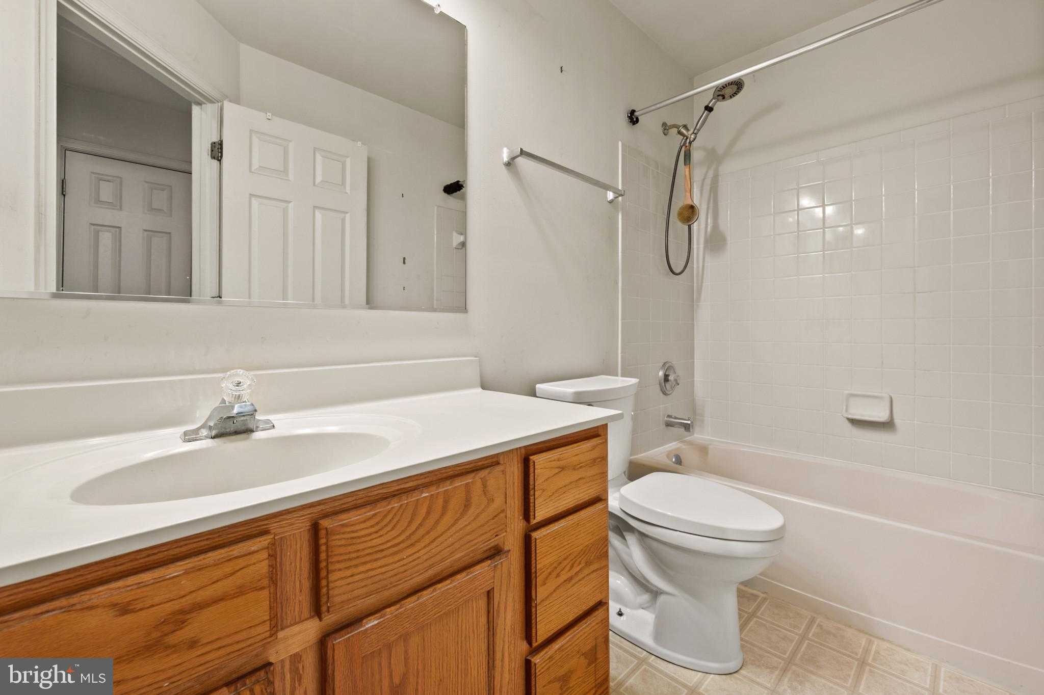 12710 Marlton Center Dr photo 13