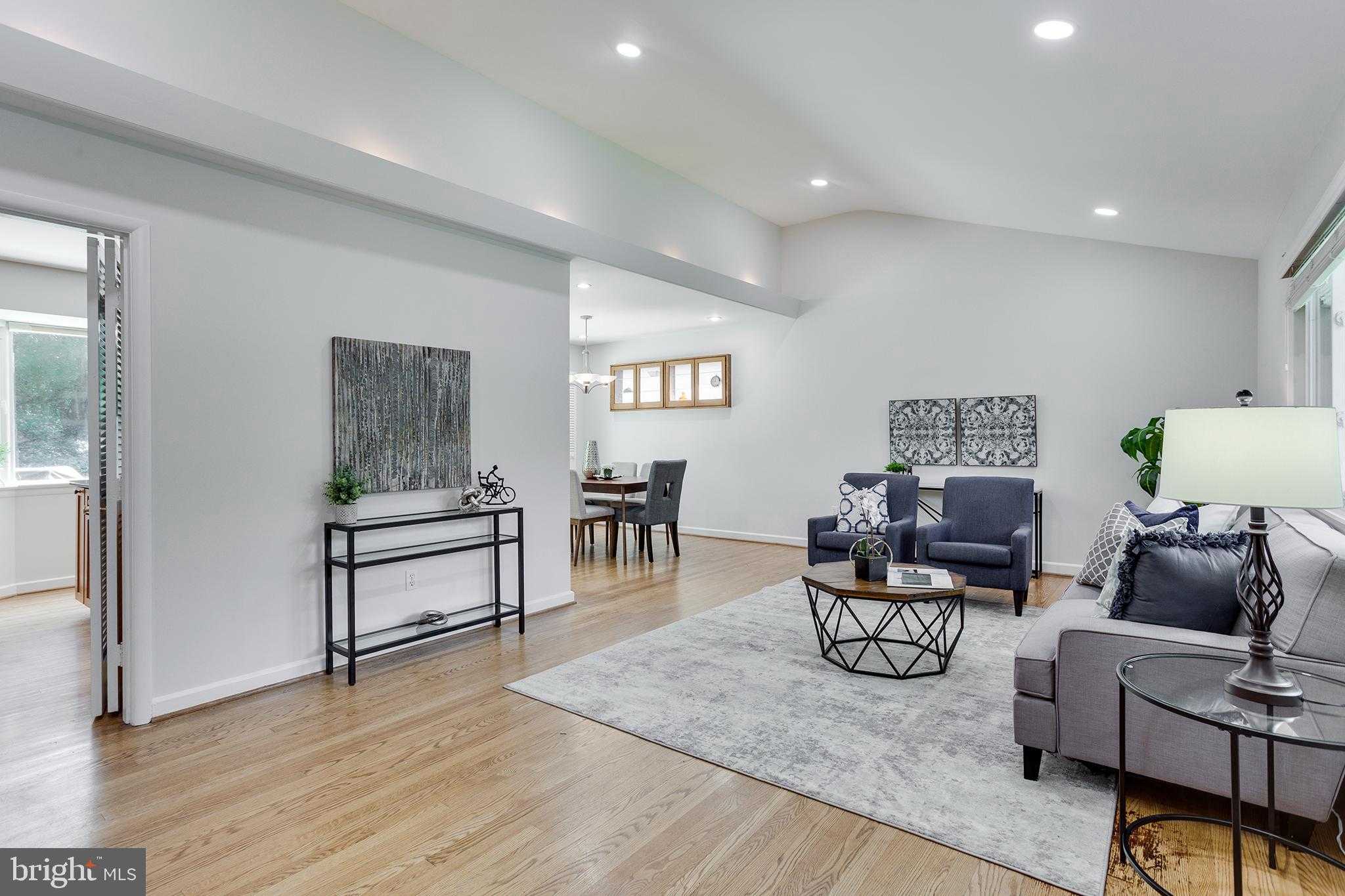 3910 Montrose Dr photo 6