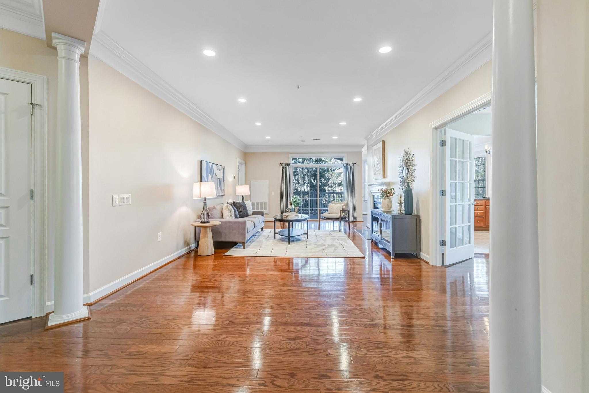 7860 Rolling Woods Ct photo 2