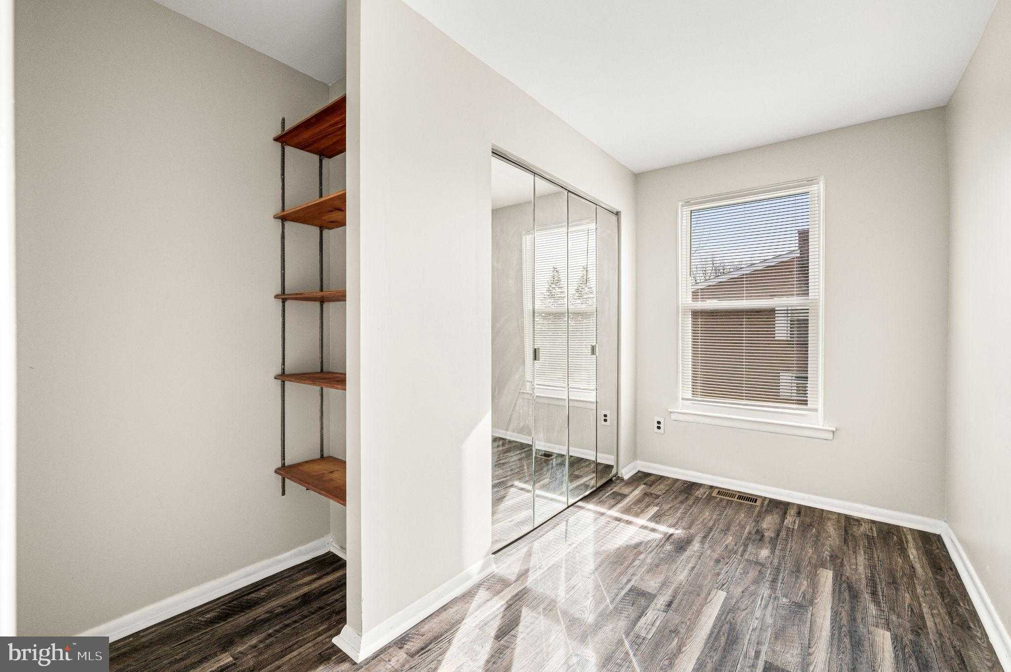 2720 S 76th St photo 18