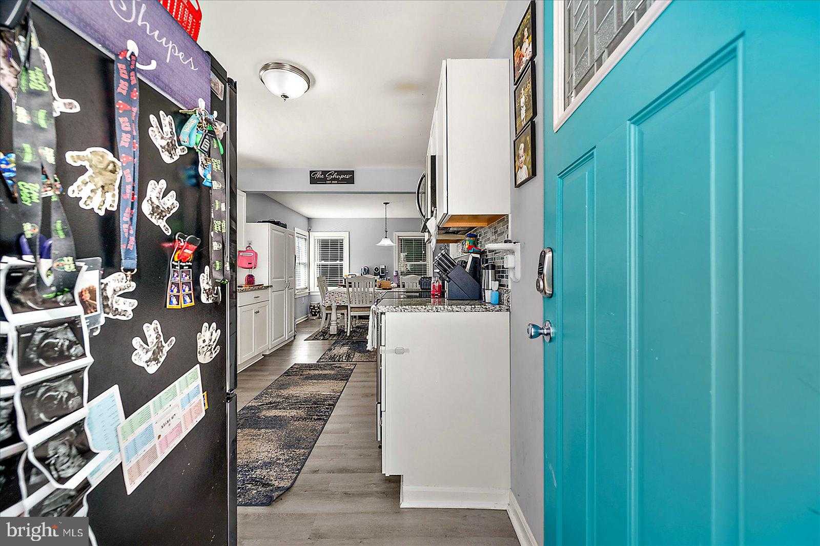 411 E Walnut St photo 15