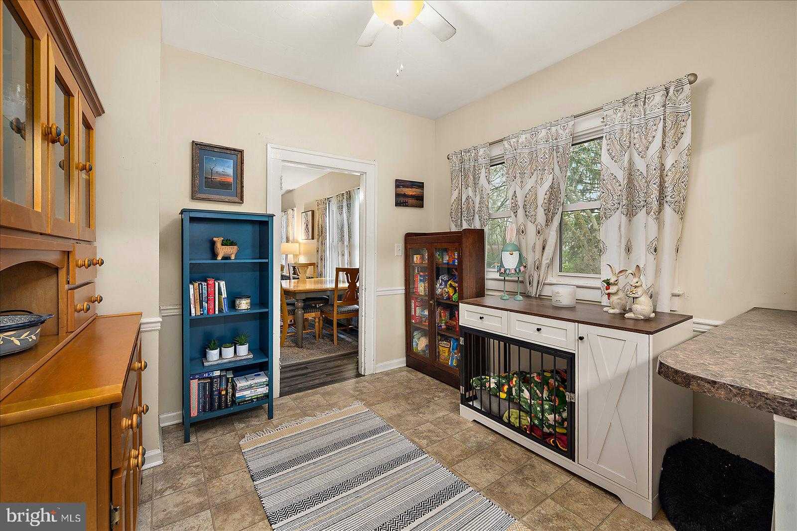 711 Vermont Ave photo 18