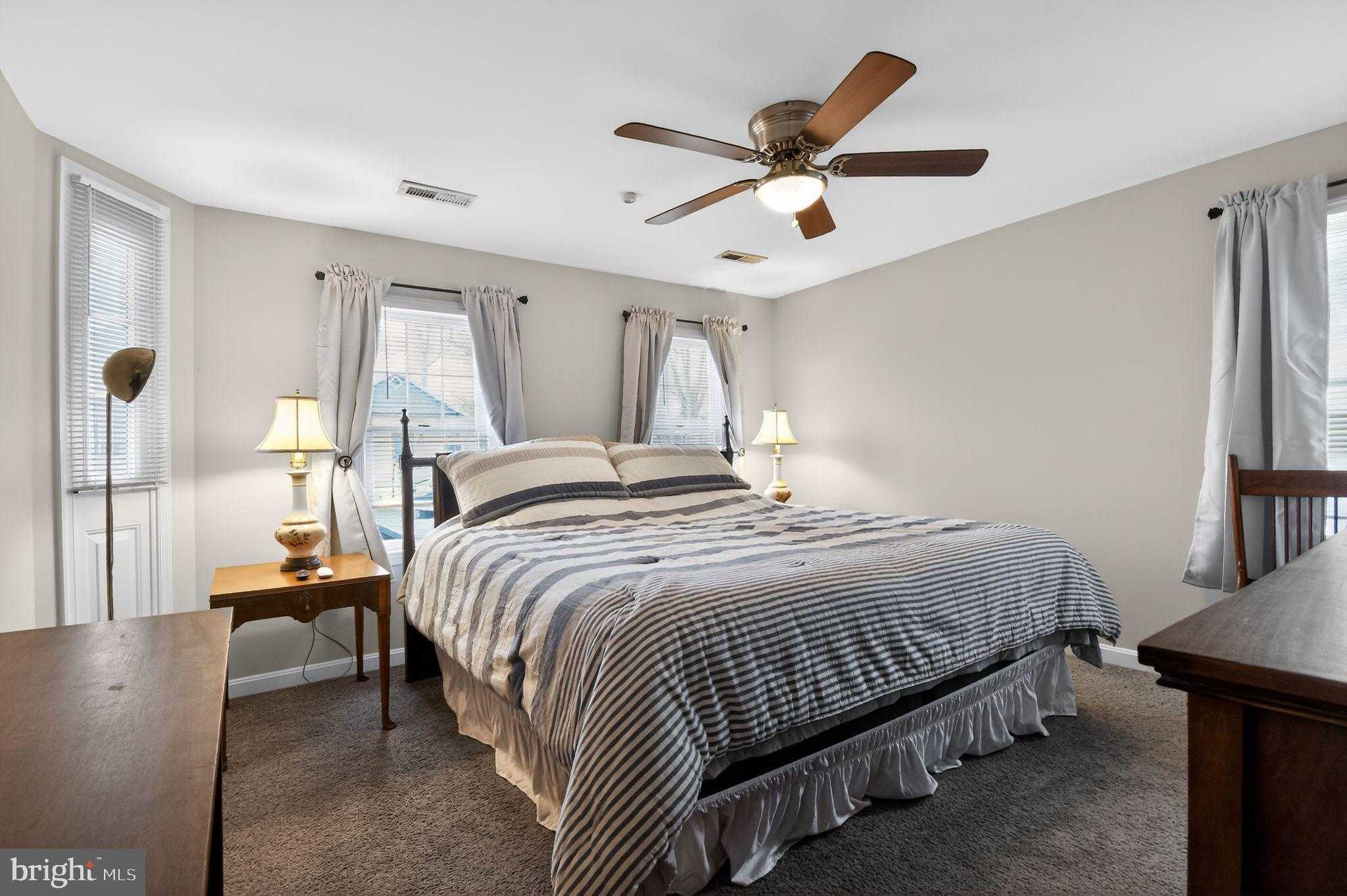 4040 9th St photo 22