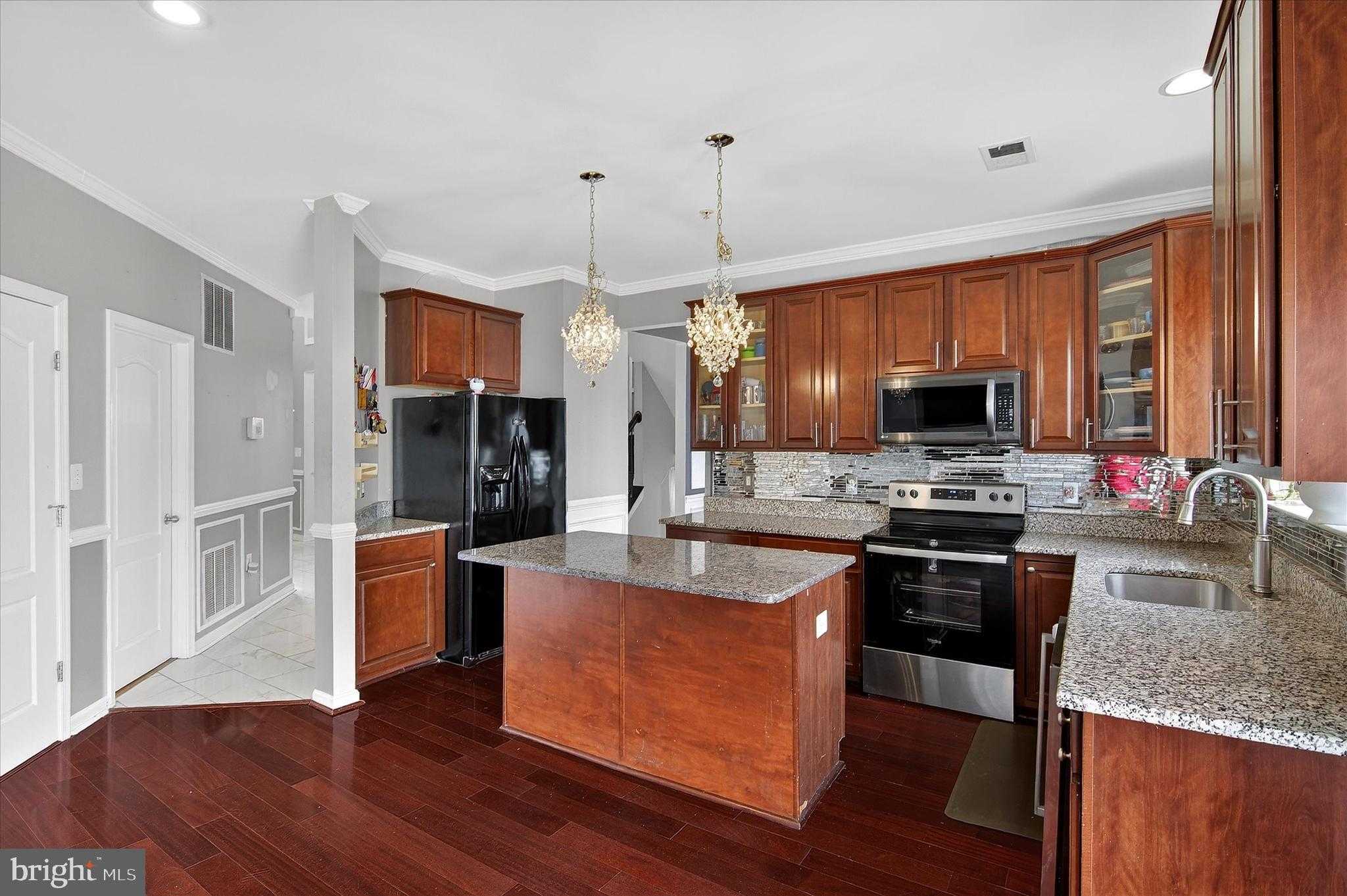 7504 White Plains Ln photo 14