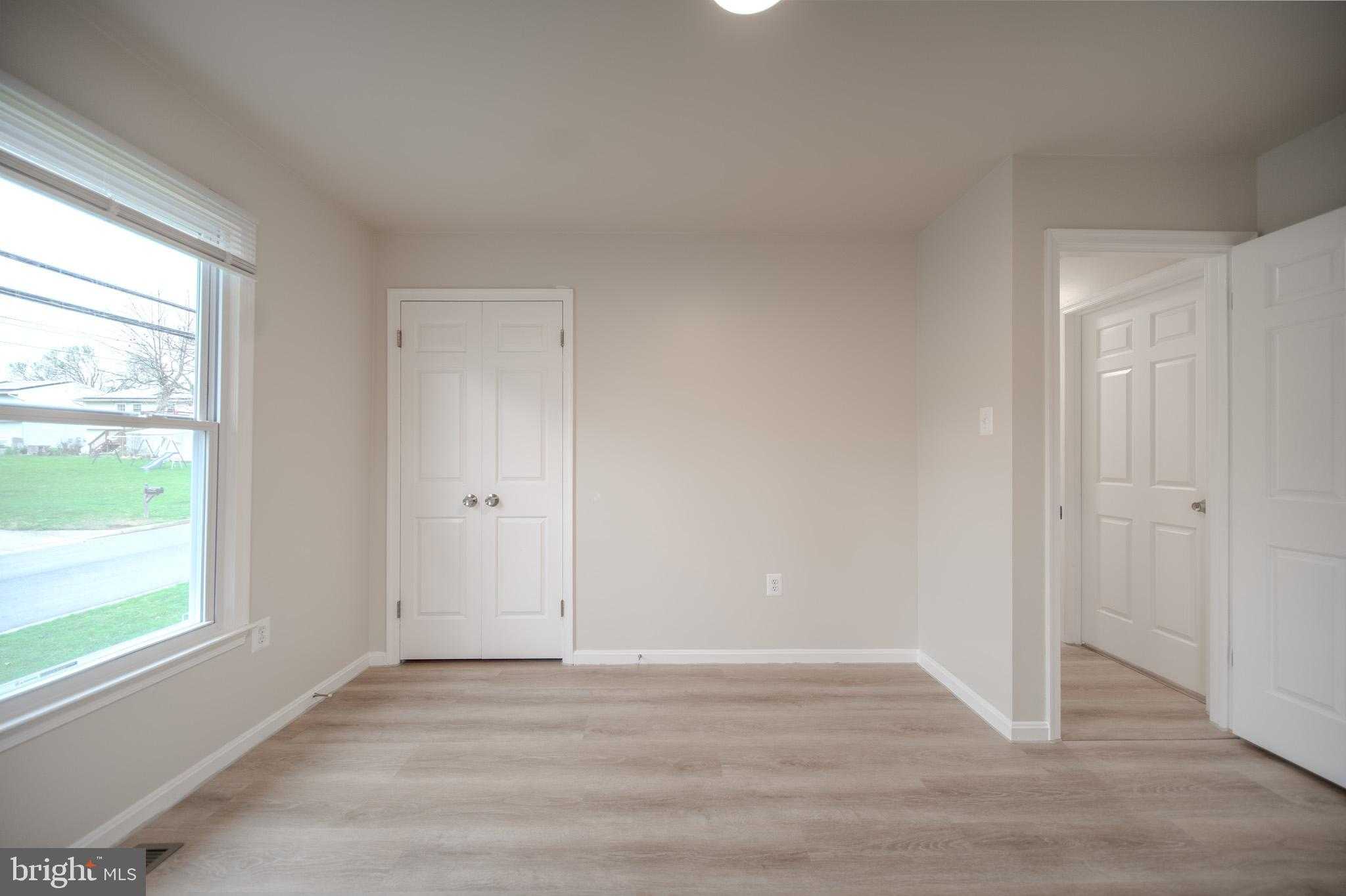 11209 Caroline Ave photo 18