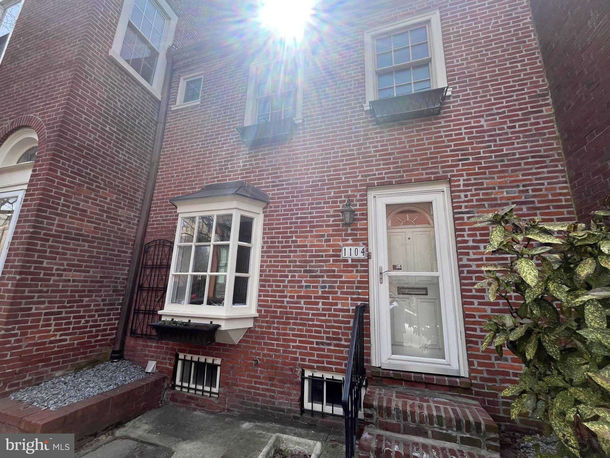 1104 Lombard St # 43 photo 2