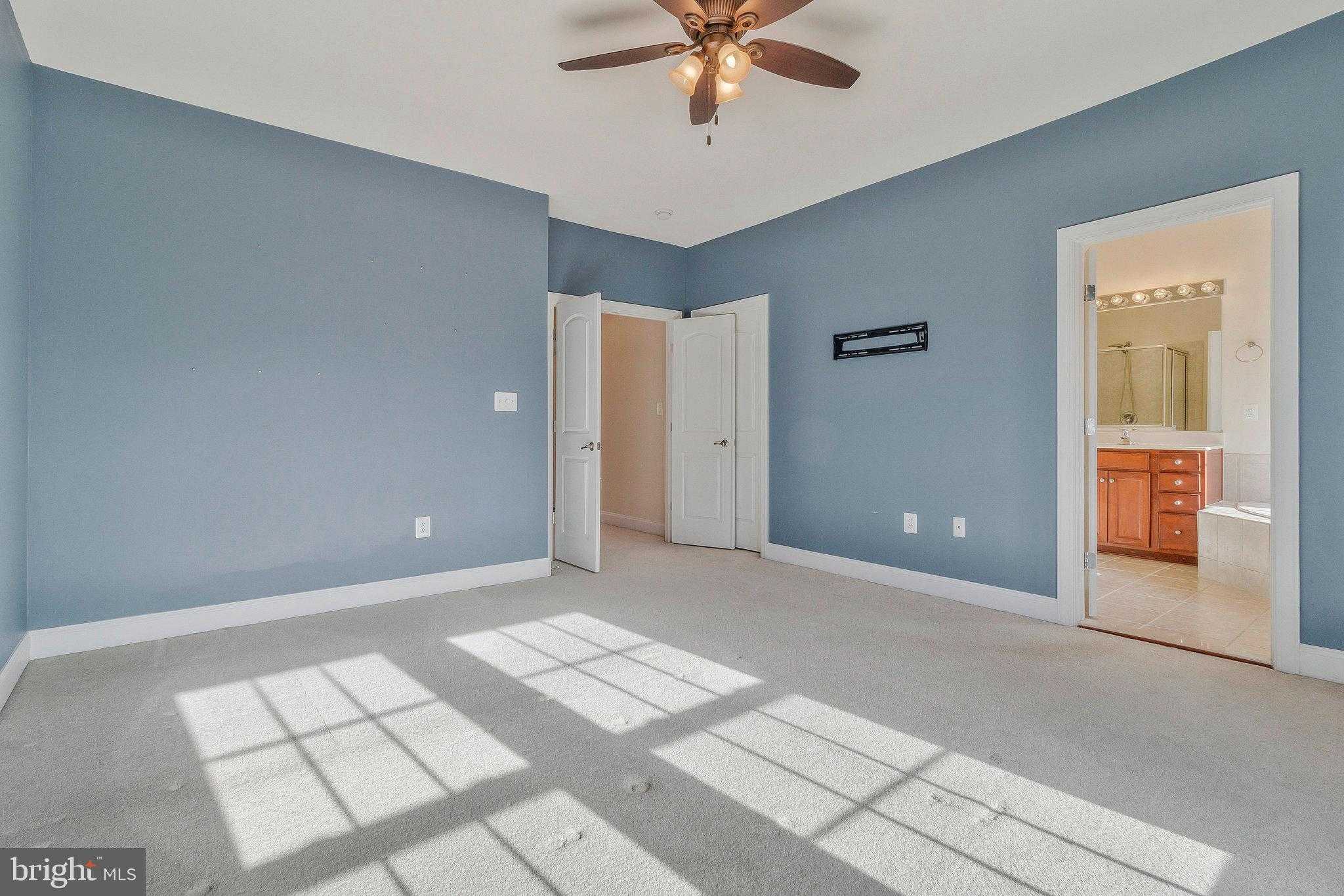 15931 Greymill Manor Dr photo 17