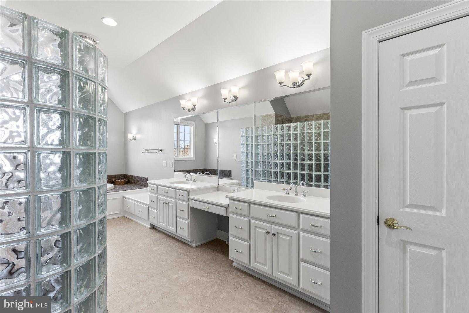 1332 Stonehenge Dr photo 54