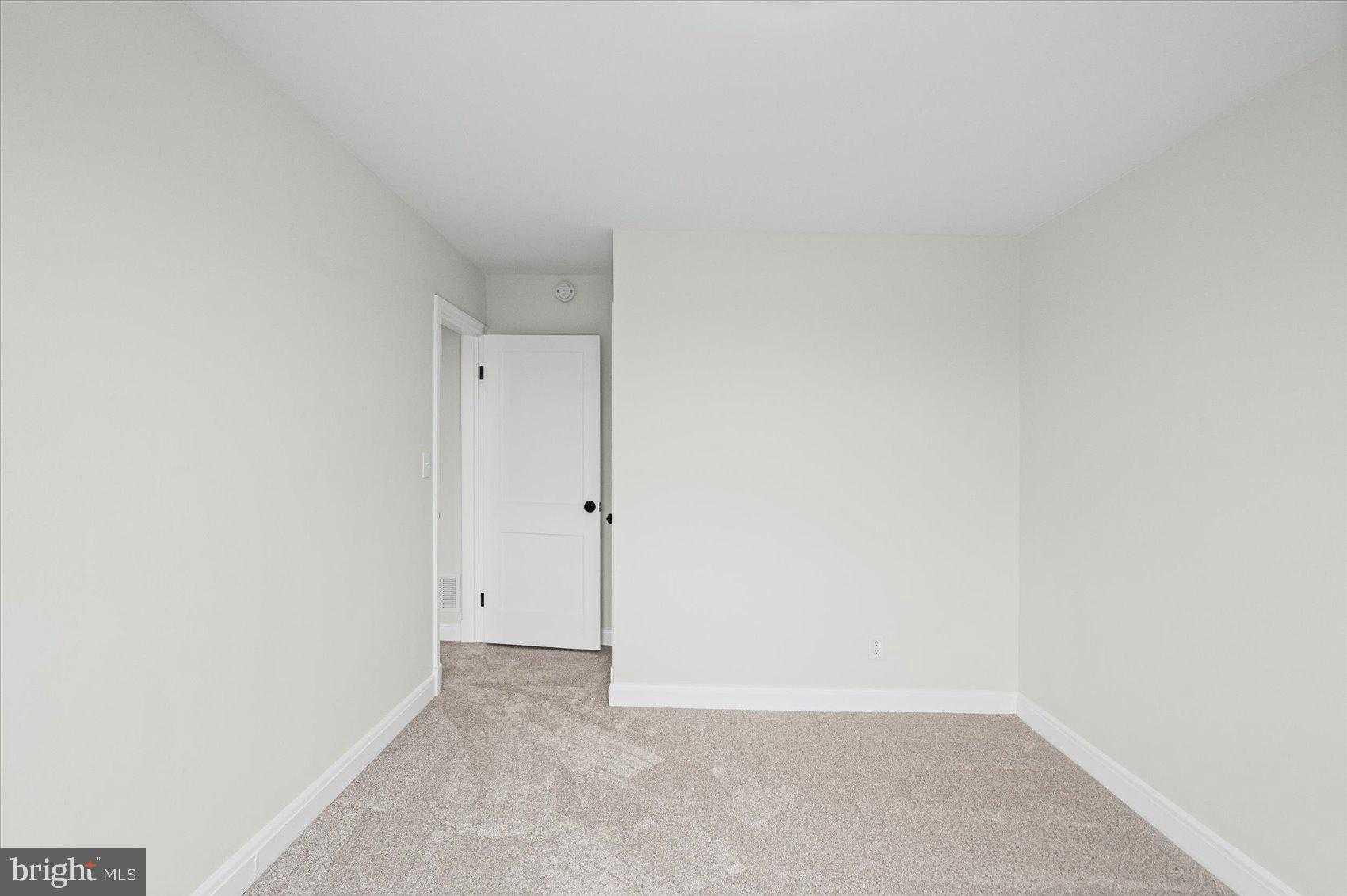 3555 Elmora Ave photo 20