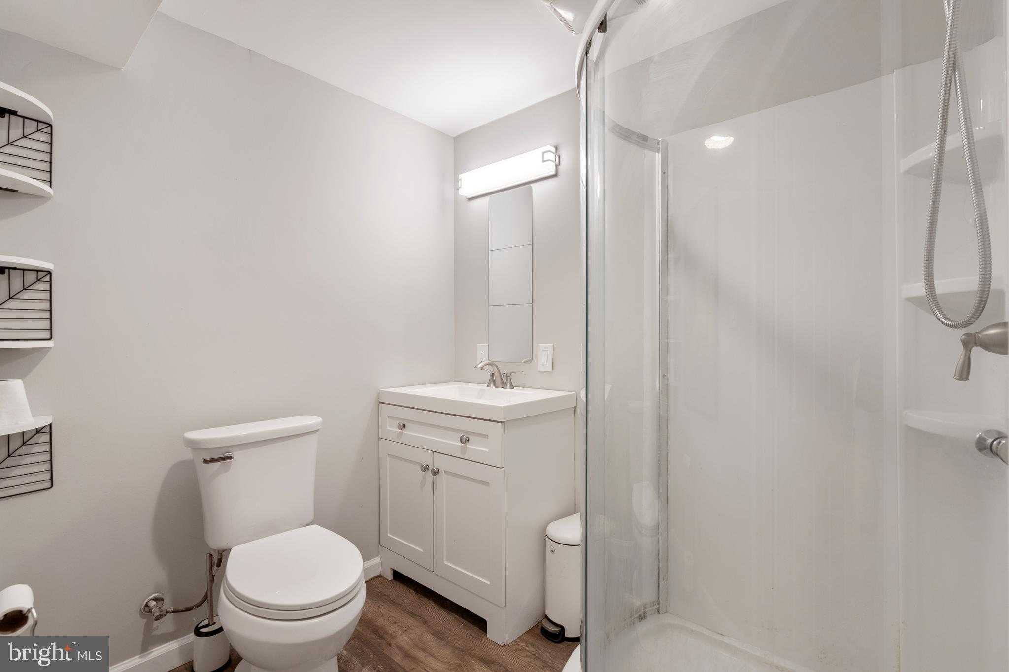 10418 Adel Rd photo 36