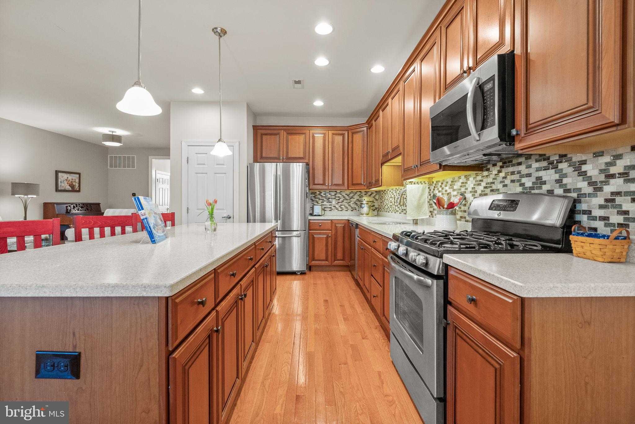 296 Deepdale Dr photo 12