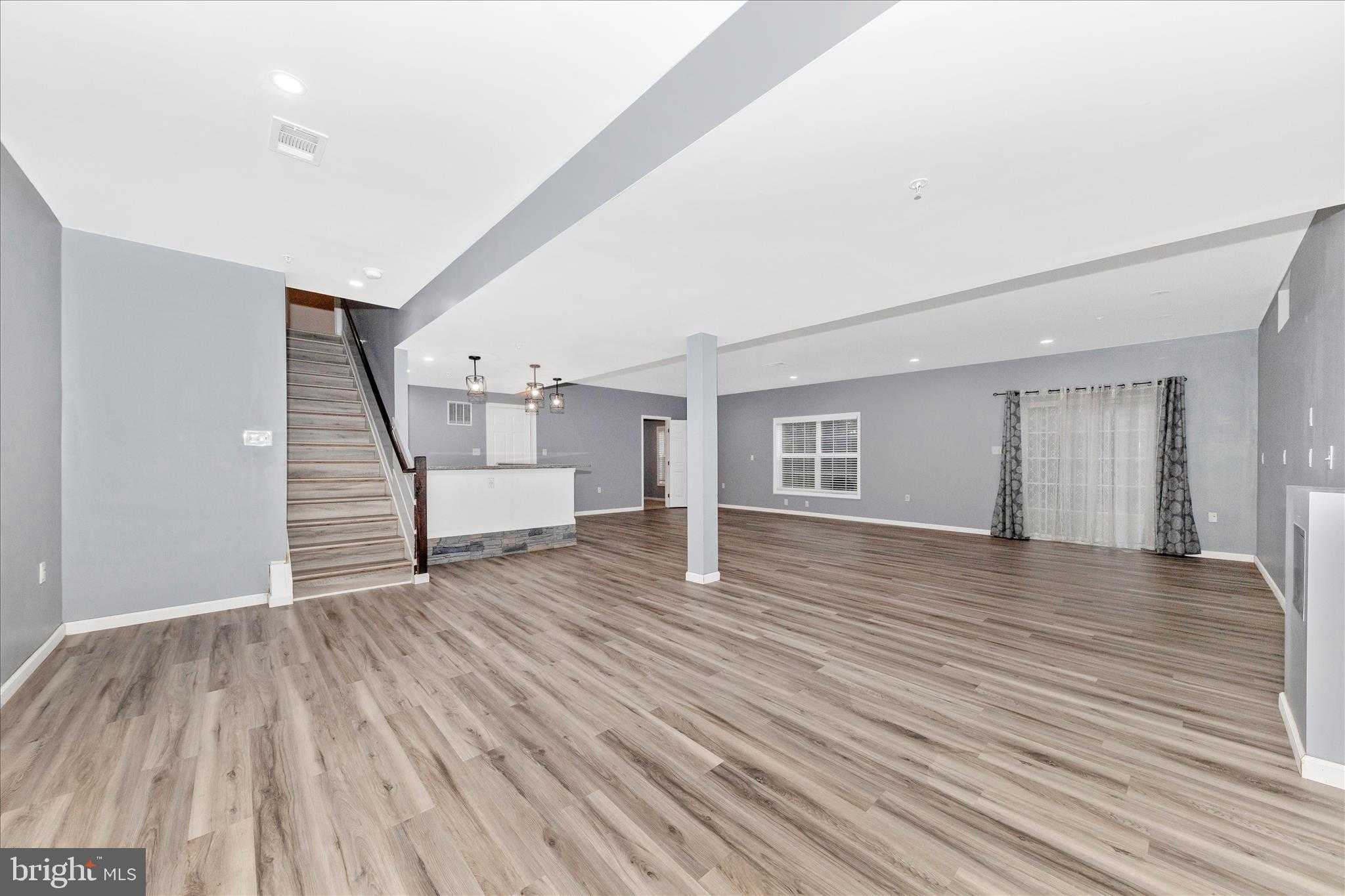 1710 Trotter St photo 30