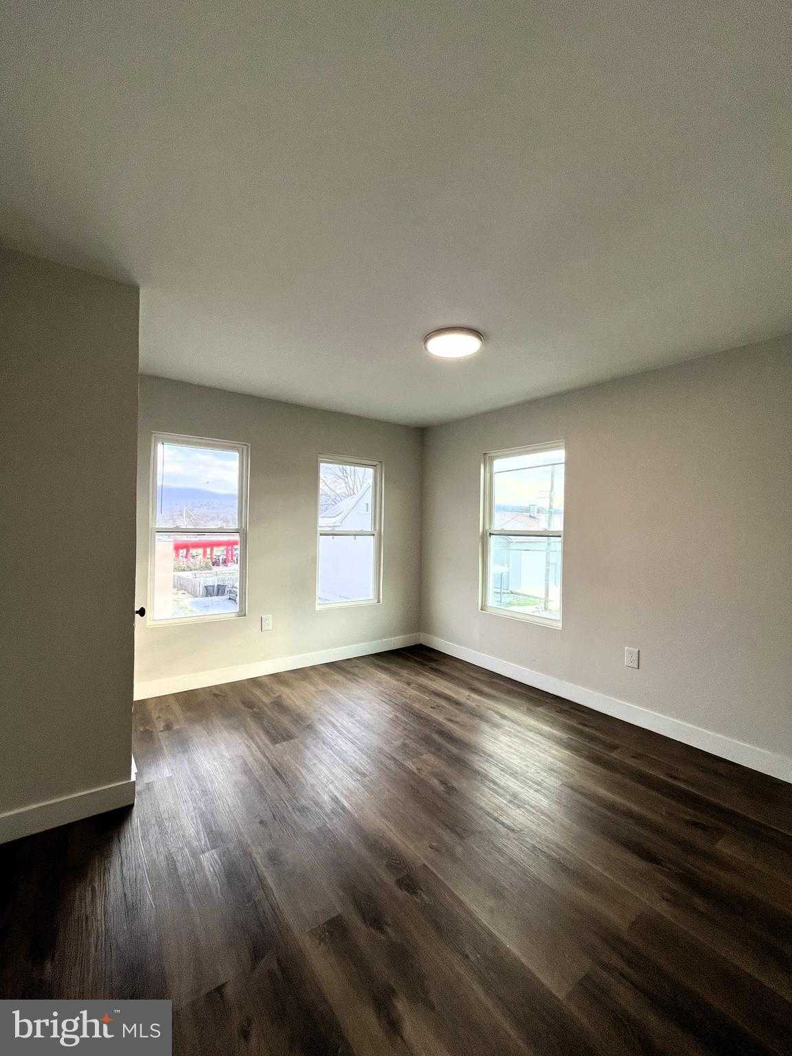 159 W 4th St photo 30