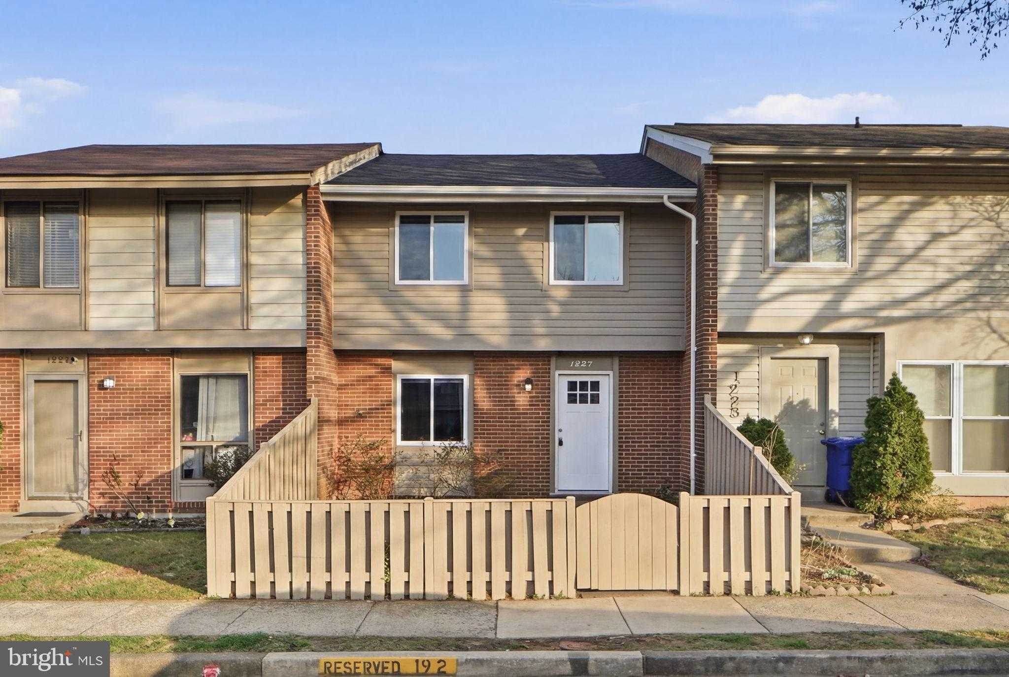 1227 Springtide Pl, Herndon