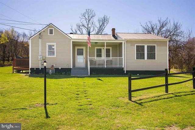 160 Honeysuckle Ln photo 2