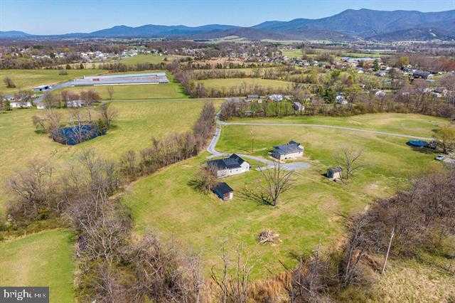 160 Honeysuckle Ln photo 43