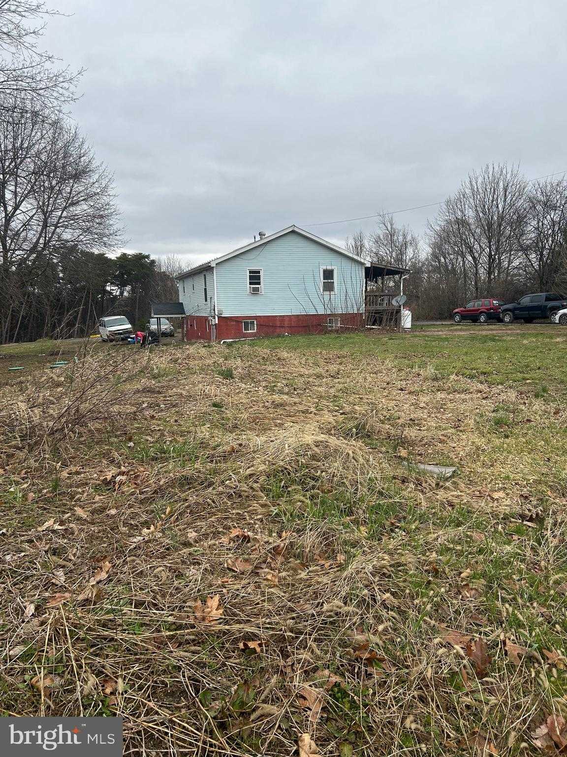 100 Yordy Cir photo 4