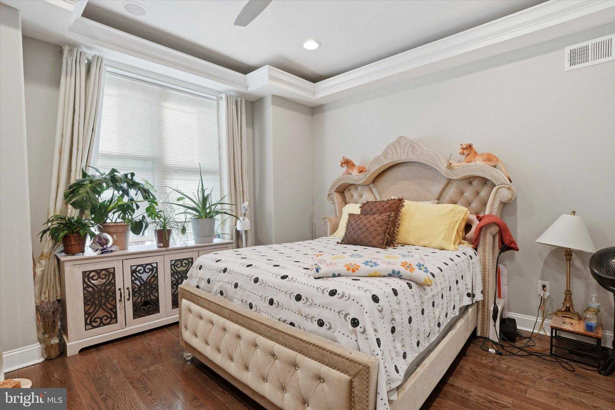 1739 W Seybert St photo 22