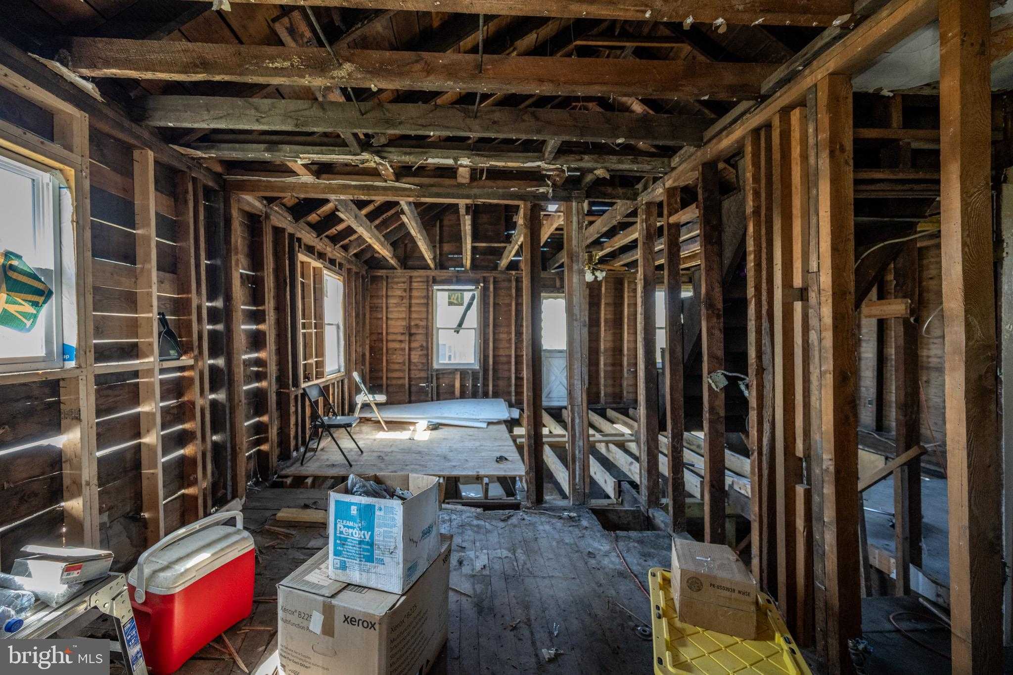 422 Maple Ave photo 18