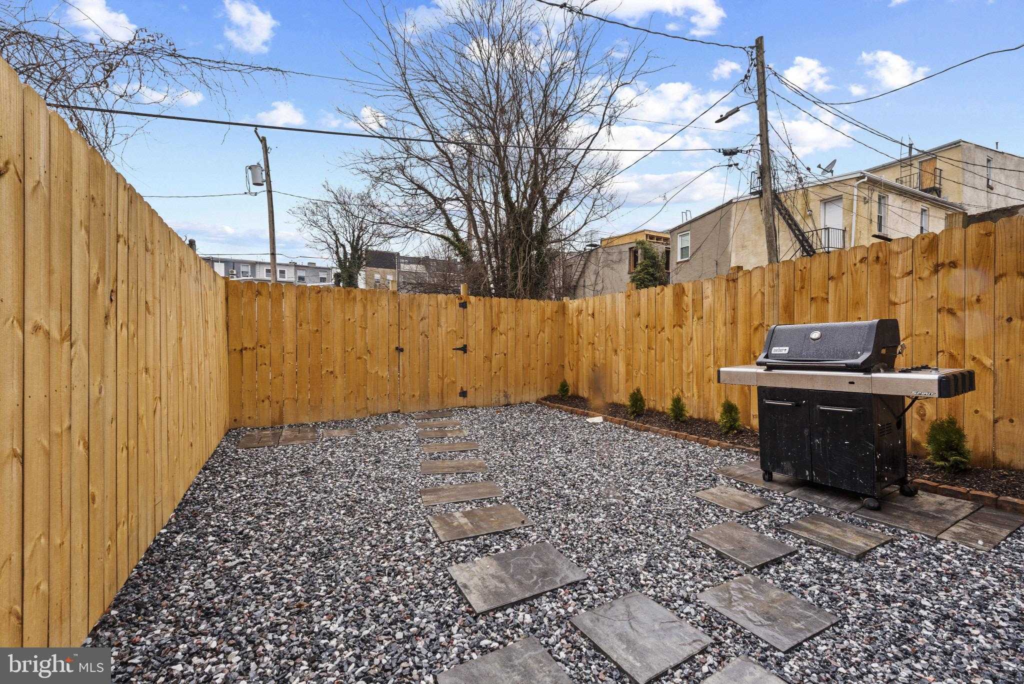 318 N Stricker St photo 13